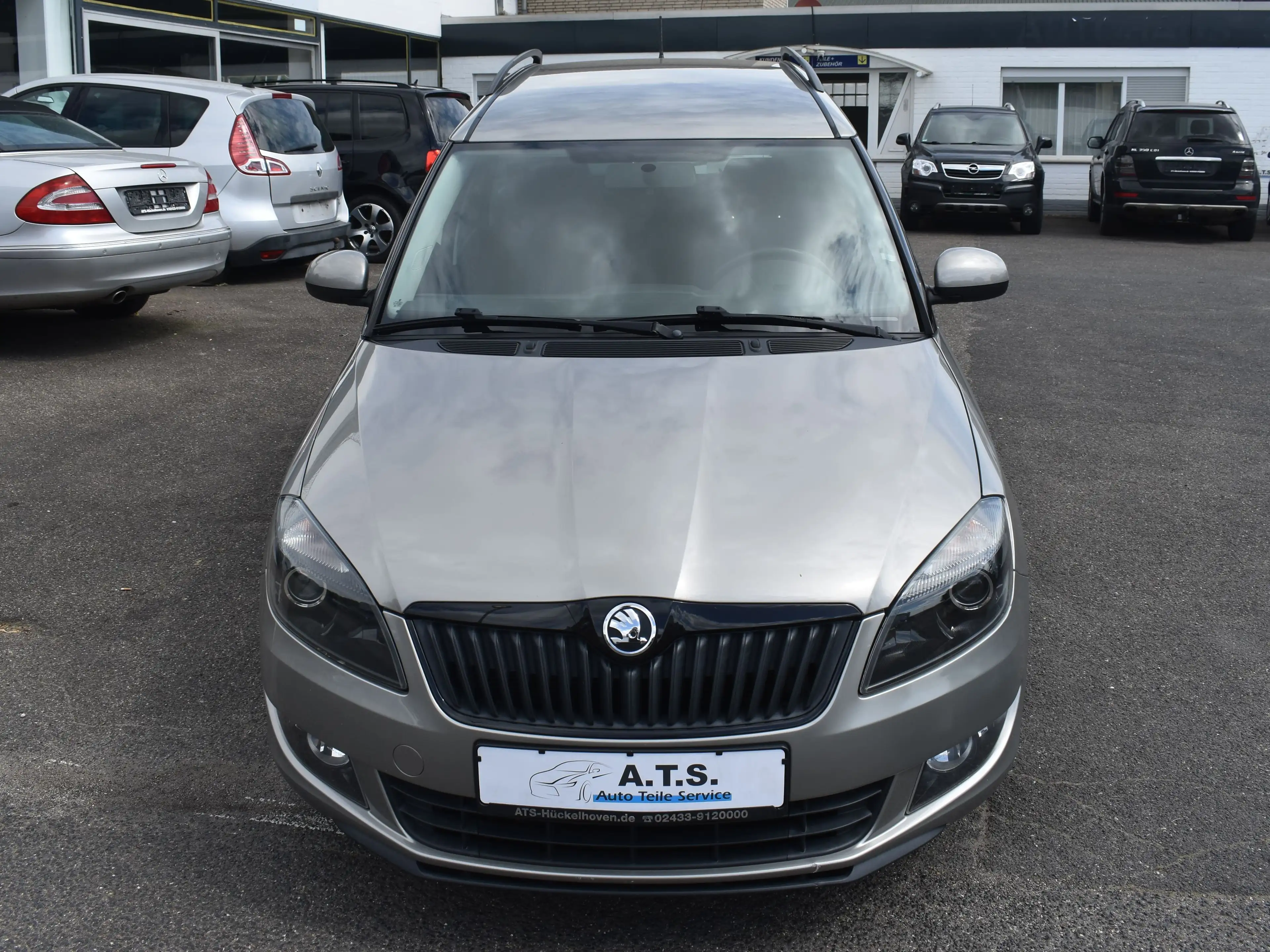 Skoda Roomster Plus Edition SITZHZ*AHK*STEUERKETTE NEU*AUS 1.HAND — photo 8