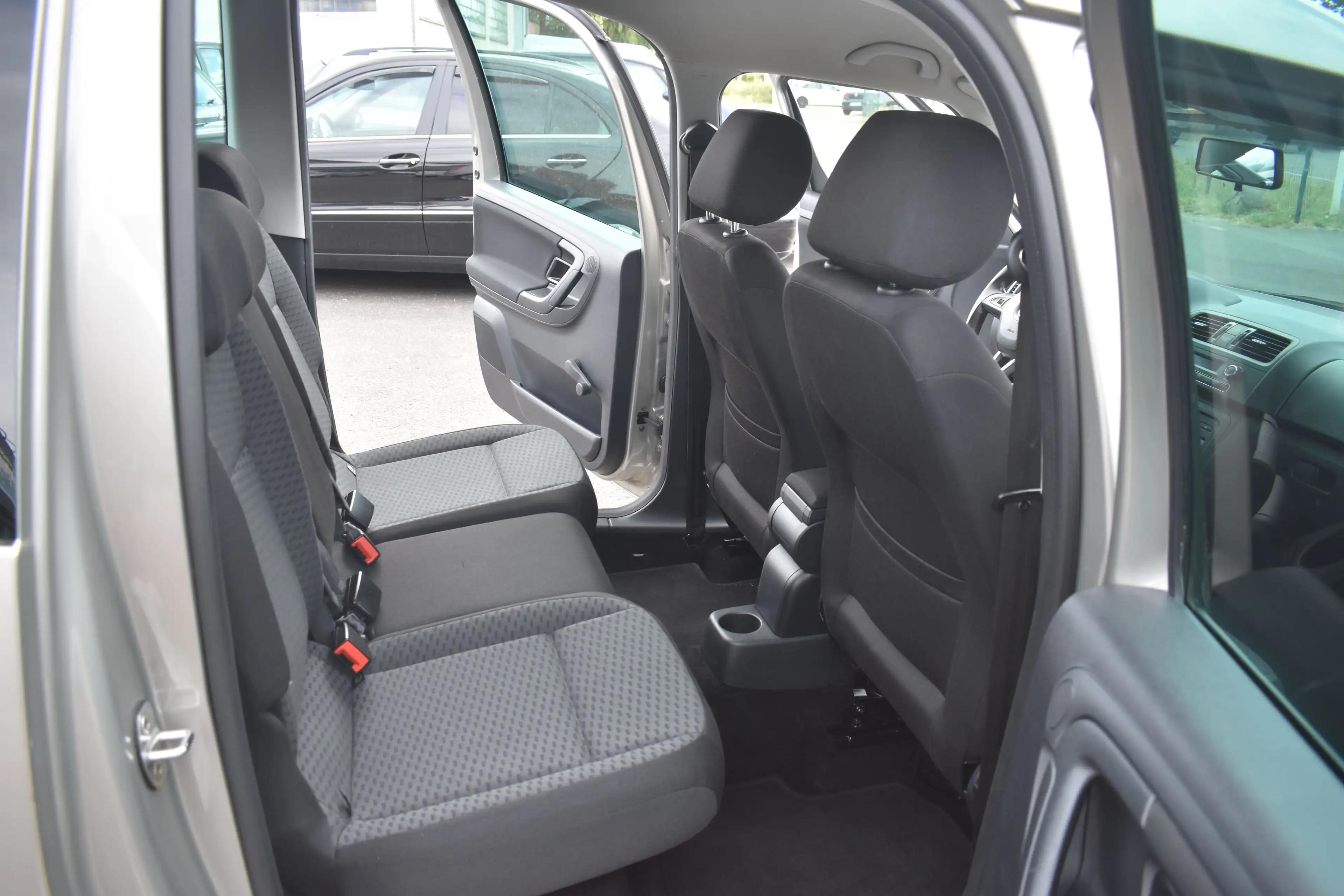 Skoda Roomster Plus Edition SITZHZ*AHK*STEUERKETTE NEU*AUS 1.HAND — photo 12