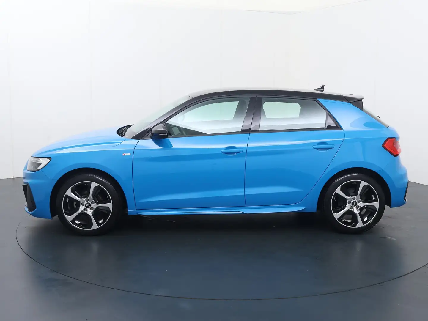 Audi A1 Sportback 25 TFSI Pro Line S | 95 PK | Parkeersens Bleu - 2