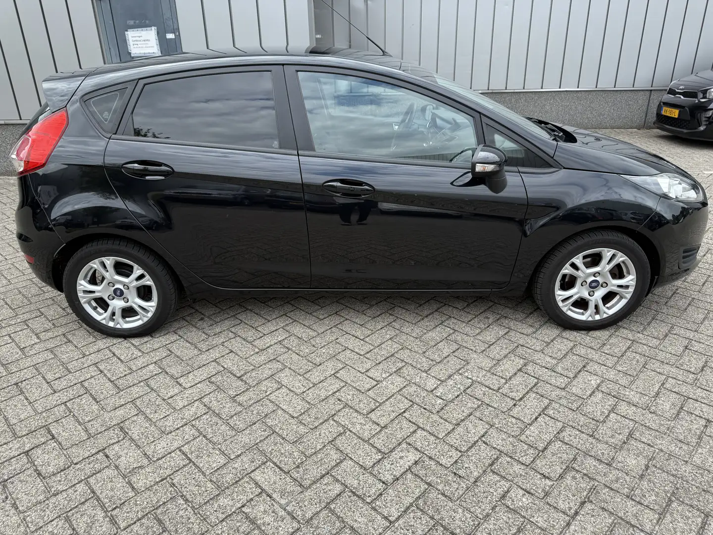 Ford Fiesta 1.6 TDCi Lease Style Zwart - 1
