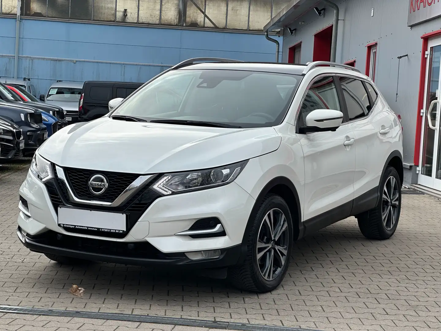 Nissan Qashqai 1.3 AUTOMATIK*AHK*Panorama*Kamera*Navi*Park*Alu Blanco - 1