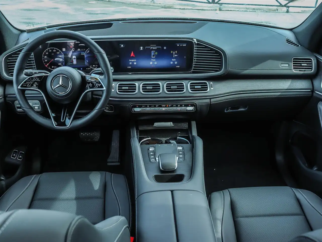 Mercedes-Benz GLE снимка Mercedes-Benz GLE