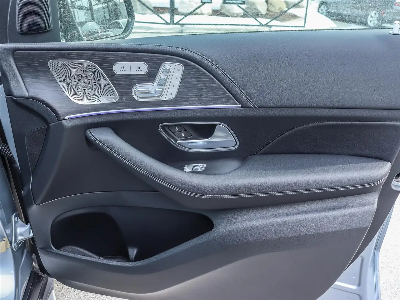 Mercedes-Benz GLE снимка Mercedes-Benz GLE