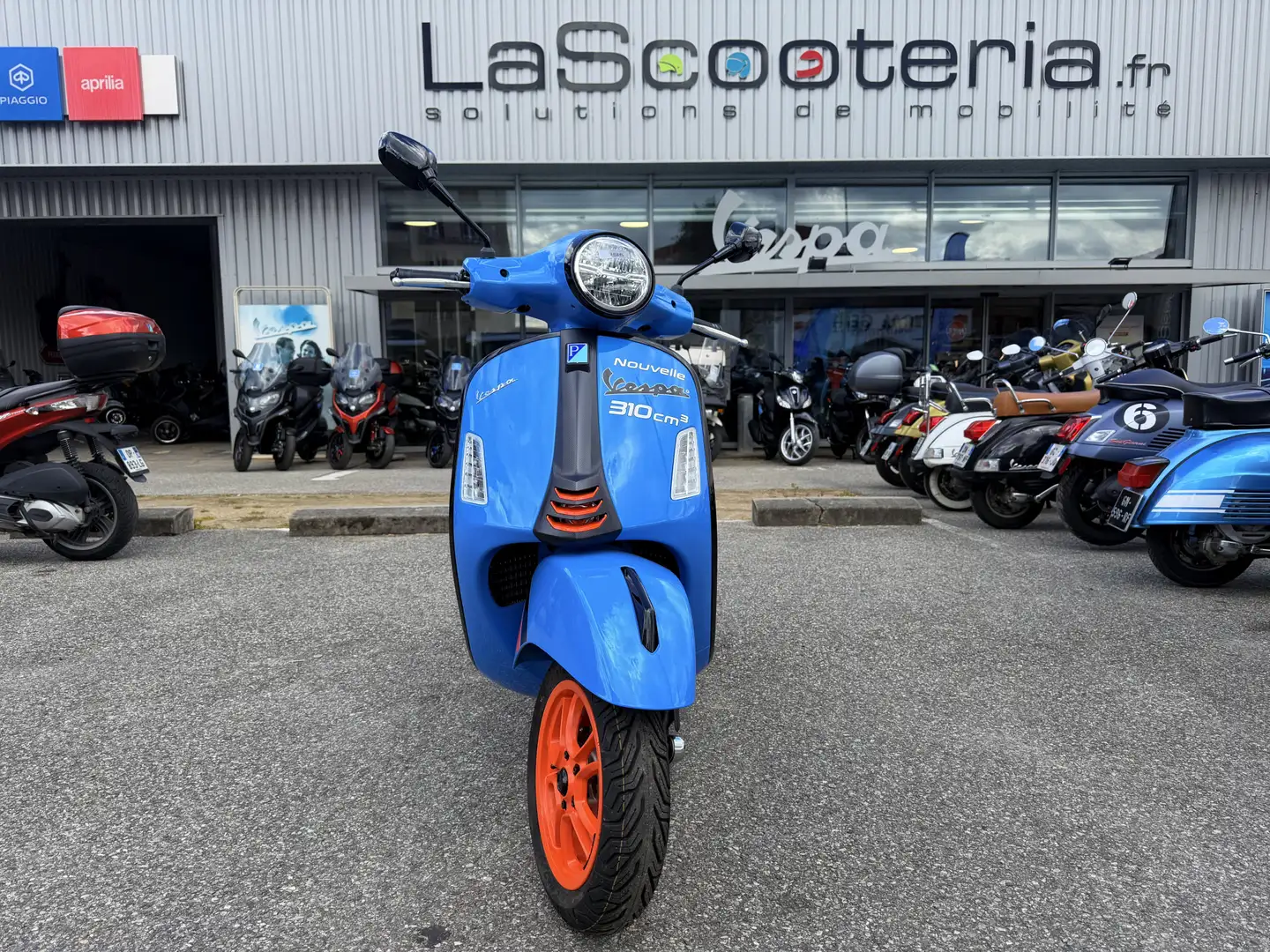 Vespa GTS 310 Azul - 2