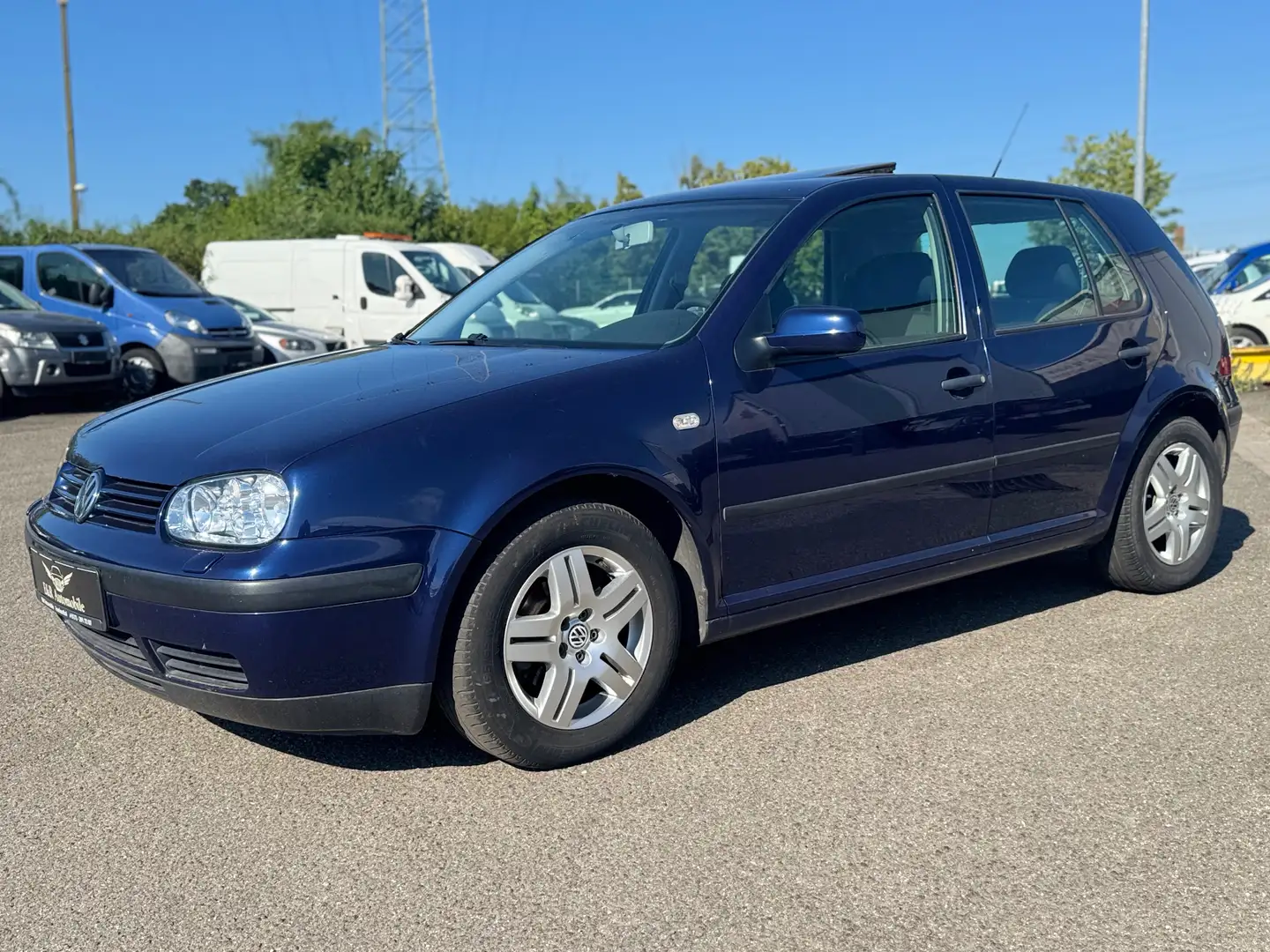 Volkswagen Golf 1.6 FSI Special Blau - 1