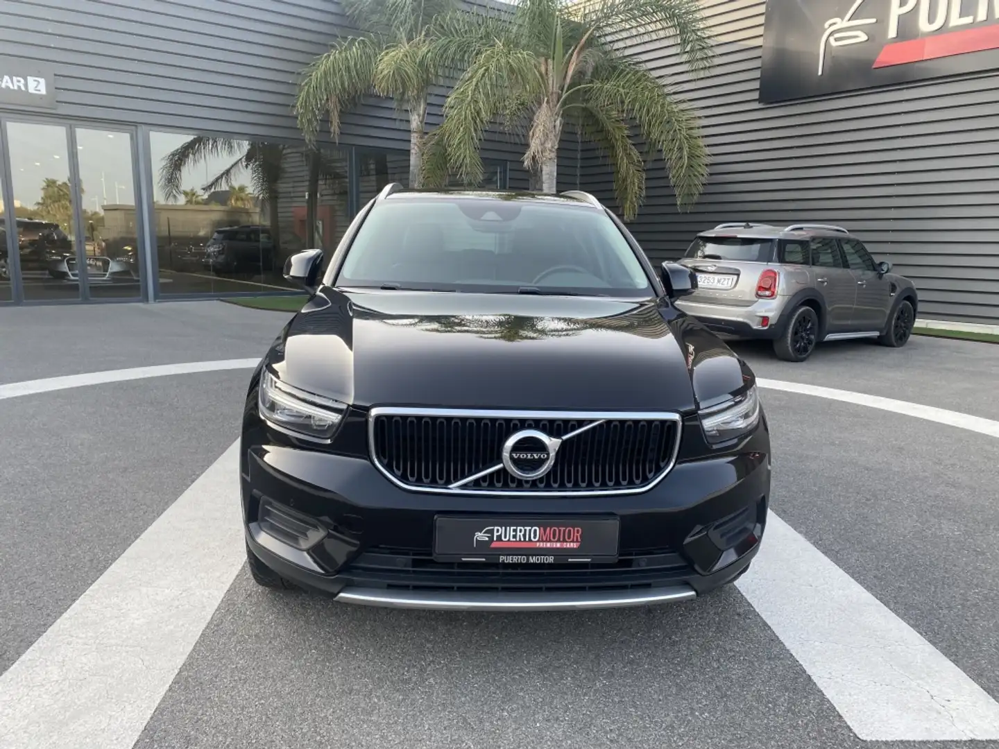 Volvo XC40 D3 Momentum Aut. Noir - 2