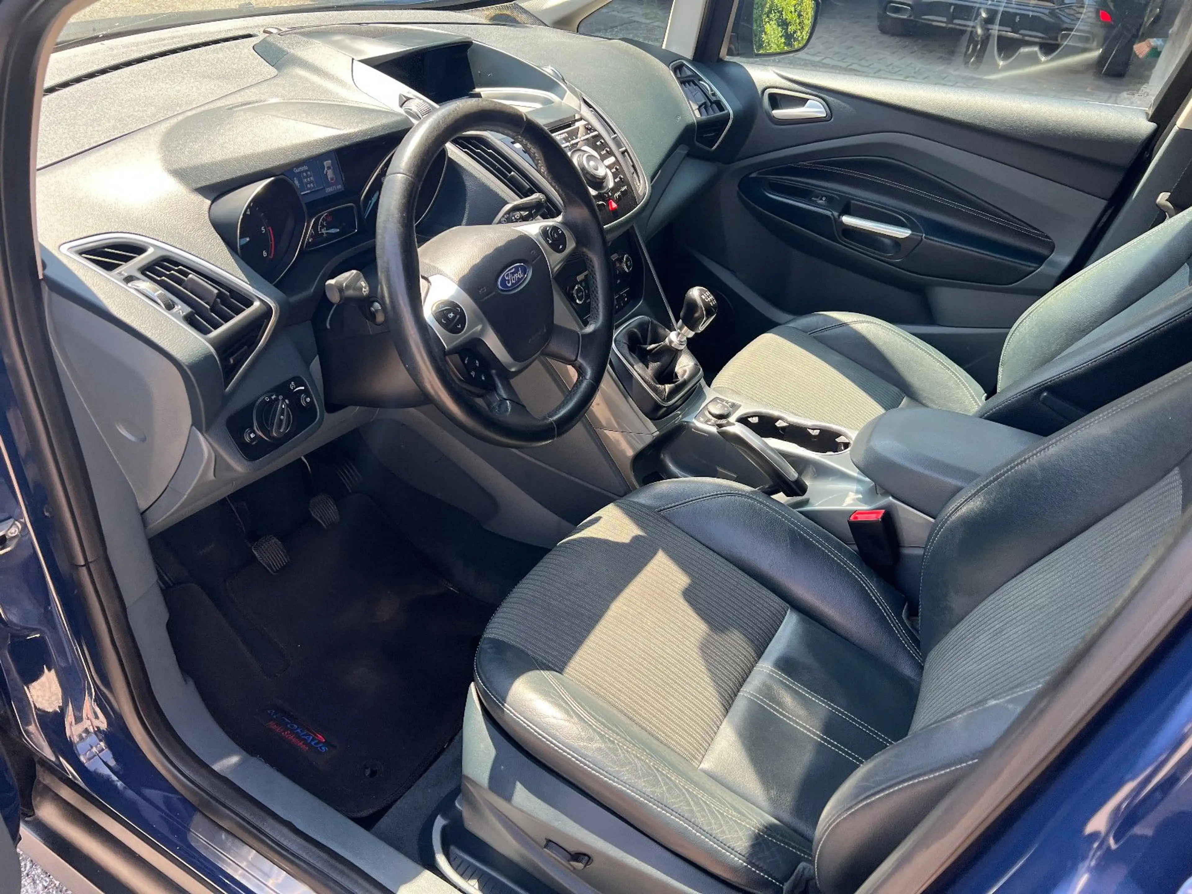 Ford Grand C-Max 2,0 TDCi Titanium S-Heft 7-Sitzer — photo 4