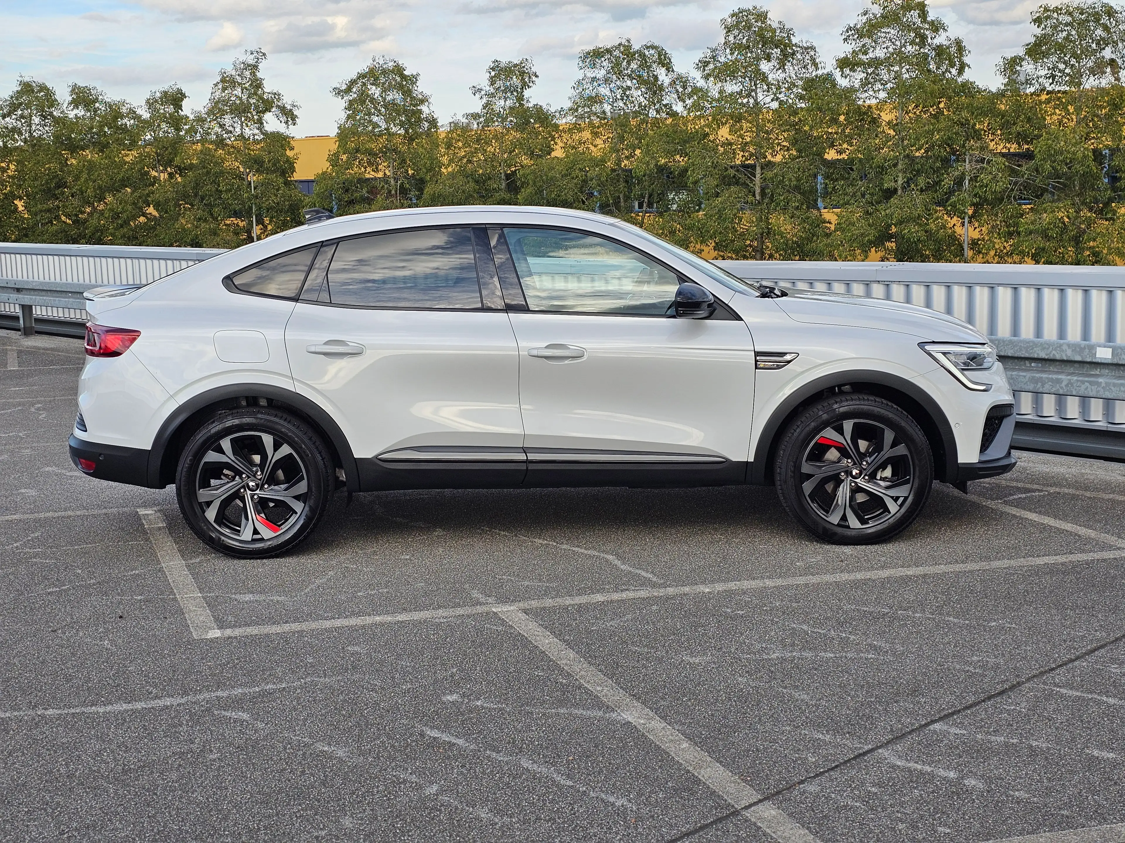Renault Arkana 1.6 E-Tech Hybrid 145 R.S. Line Trekhaak | Adaptiv — photo 9