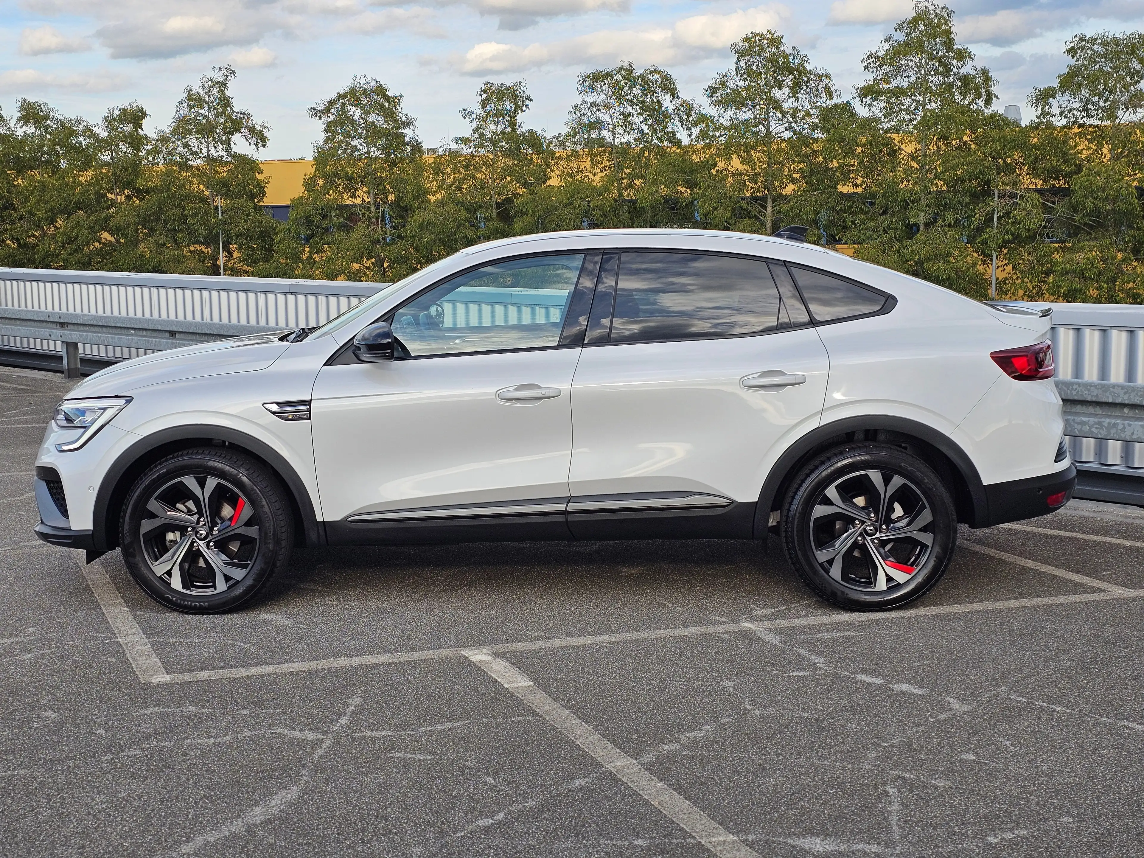Renault Arkana 1.6 E-Tech Hybrid 145 R.S. Line Trekhaak | Adaptiv — photo 2