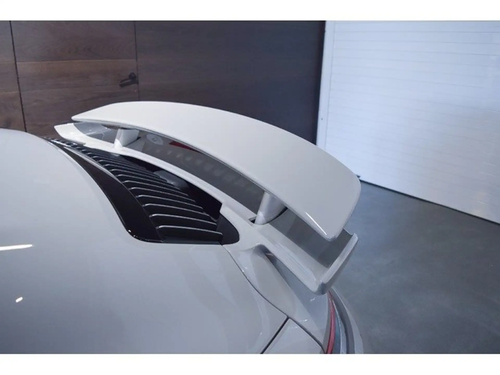 포르쉐 911 Turbo S Cabriolet 2024 화이트 사진 8