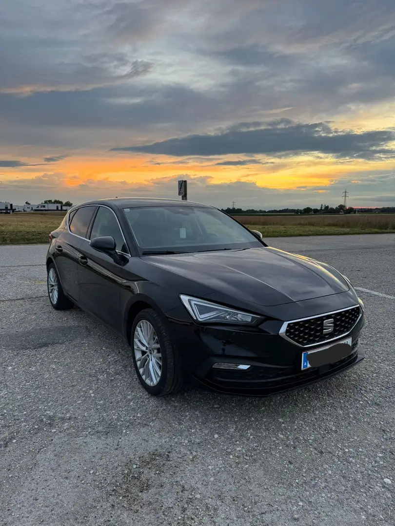 SEAT Leon Xcellence 1.0 TSI Schwarz - 1