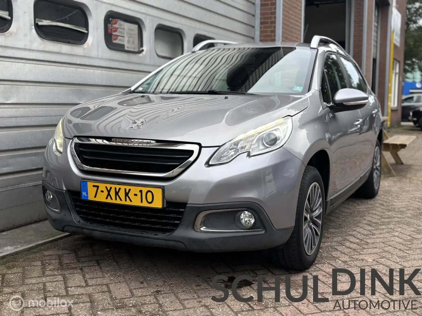 Peugeot 2008 1.2 PureTech Blue Lease AIRCO|TREKHAAK|CRUISE Grijs - 2