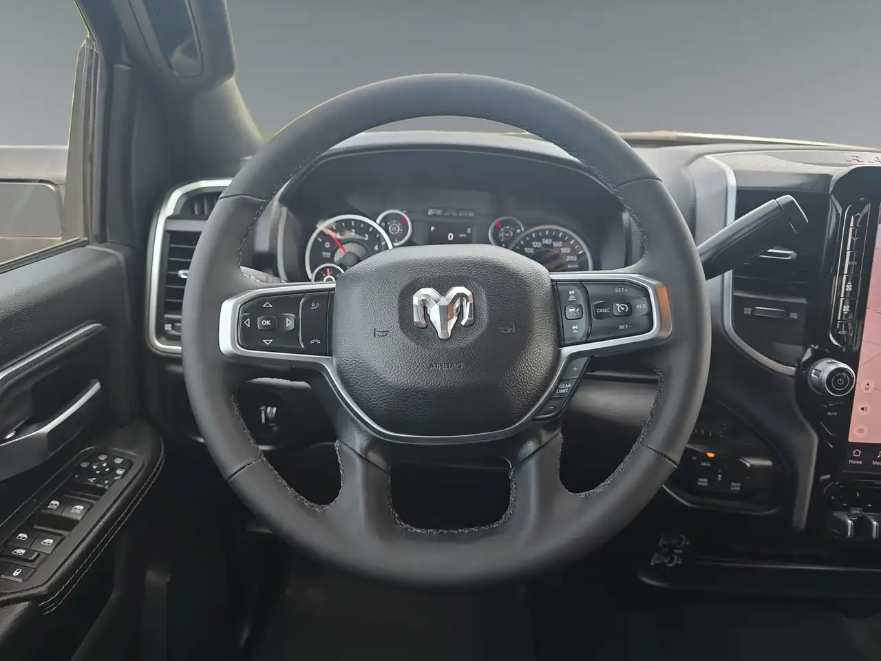 RAM 2500 снимка RAM 2500