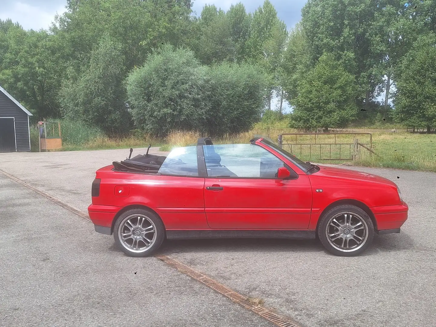Volkswagen Golf Cabriolet Golf Cabriolet 1.8 Rot - 1