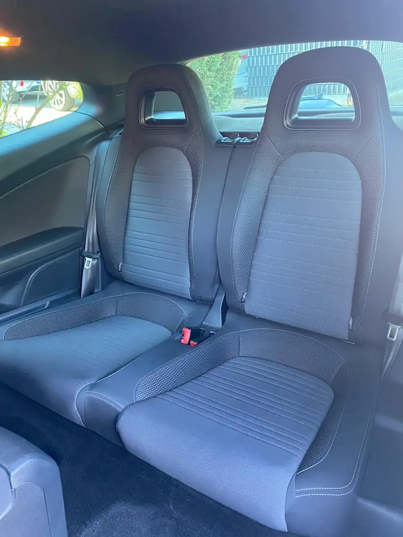 Volkswagen Scirocco 2.0 TSI - 2