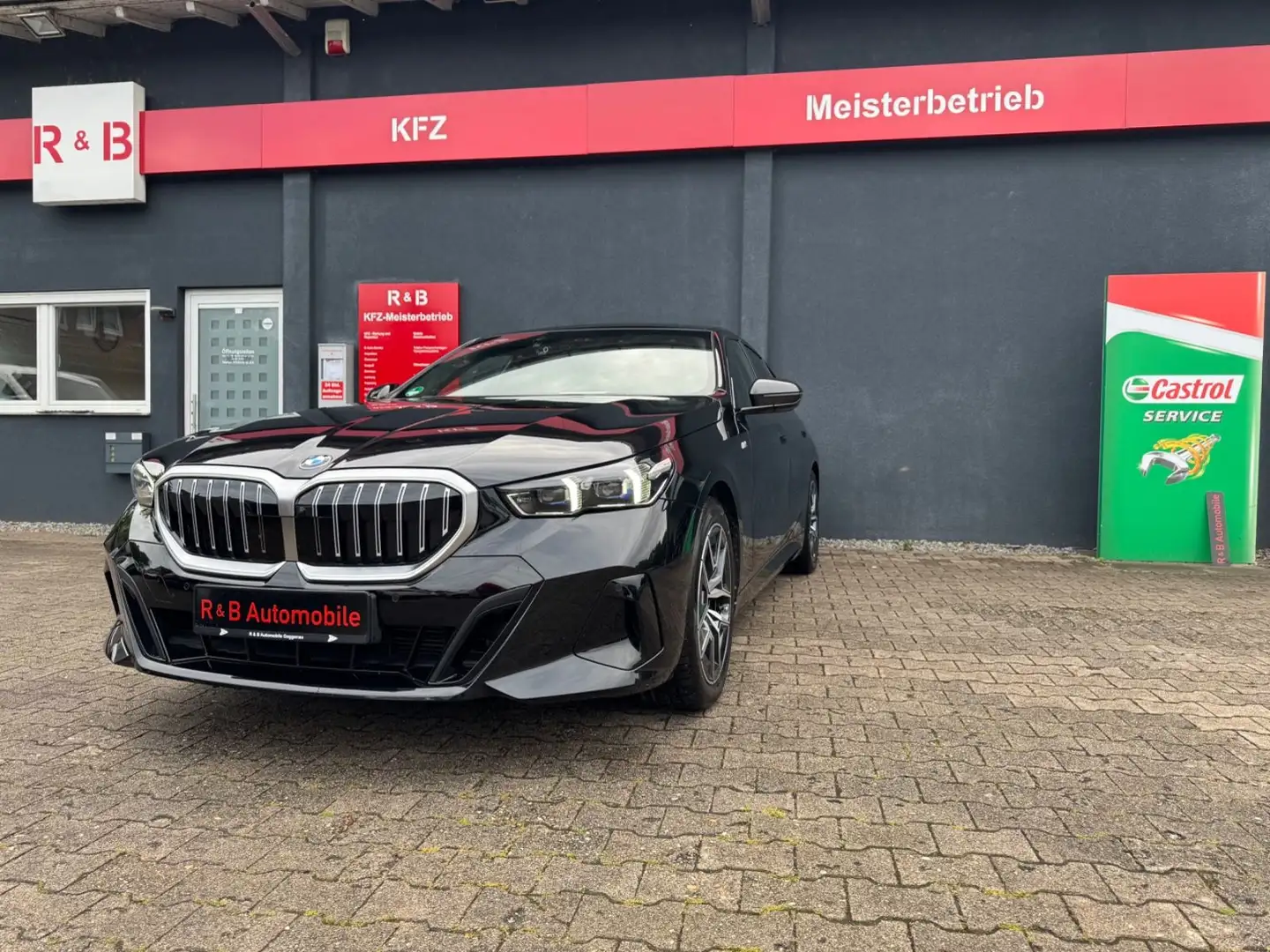 BMW 520 Baureihe 5 Lim. 520 d M Sport*360Kamera*Led*Pano Noir - 1
