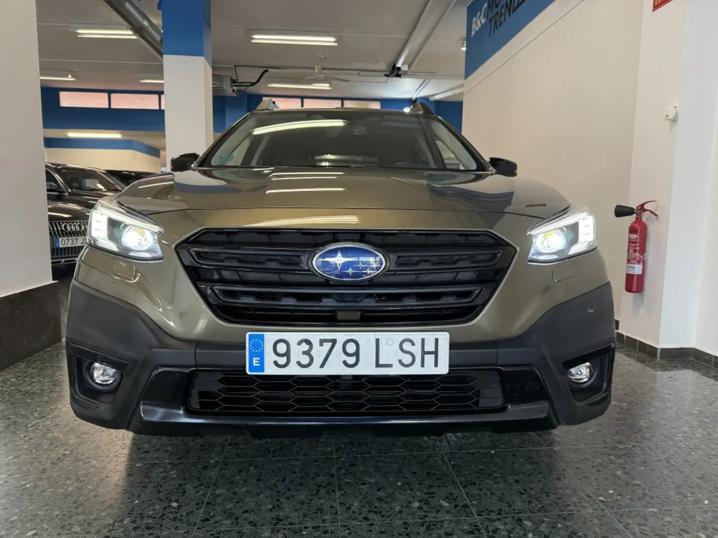 Subaru OUTBACK 2.5 Field CVT Vert - 2