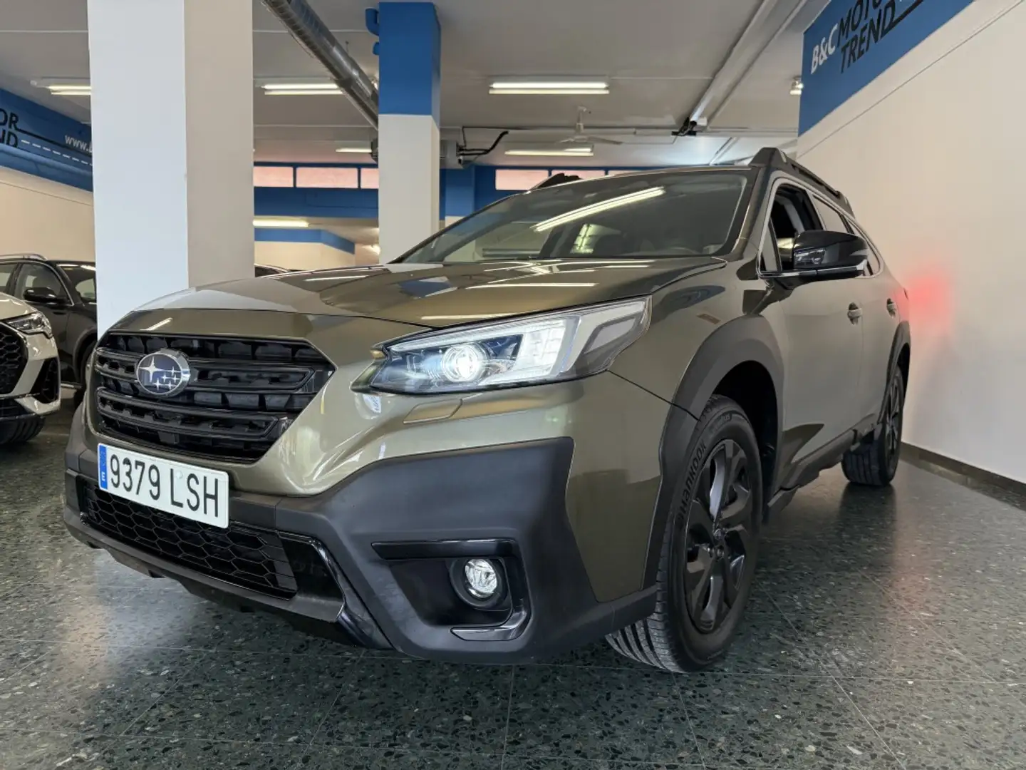 Subaru OUTBACK 2.5 Field CVT Vert - 1