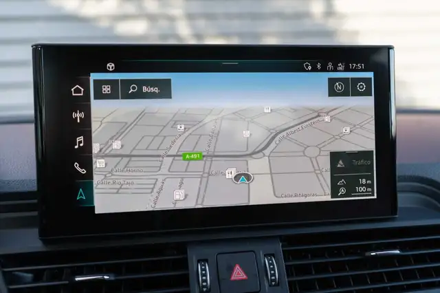 Audi Q5 view 10