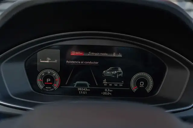 Audi Q5 view 9