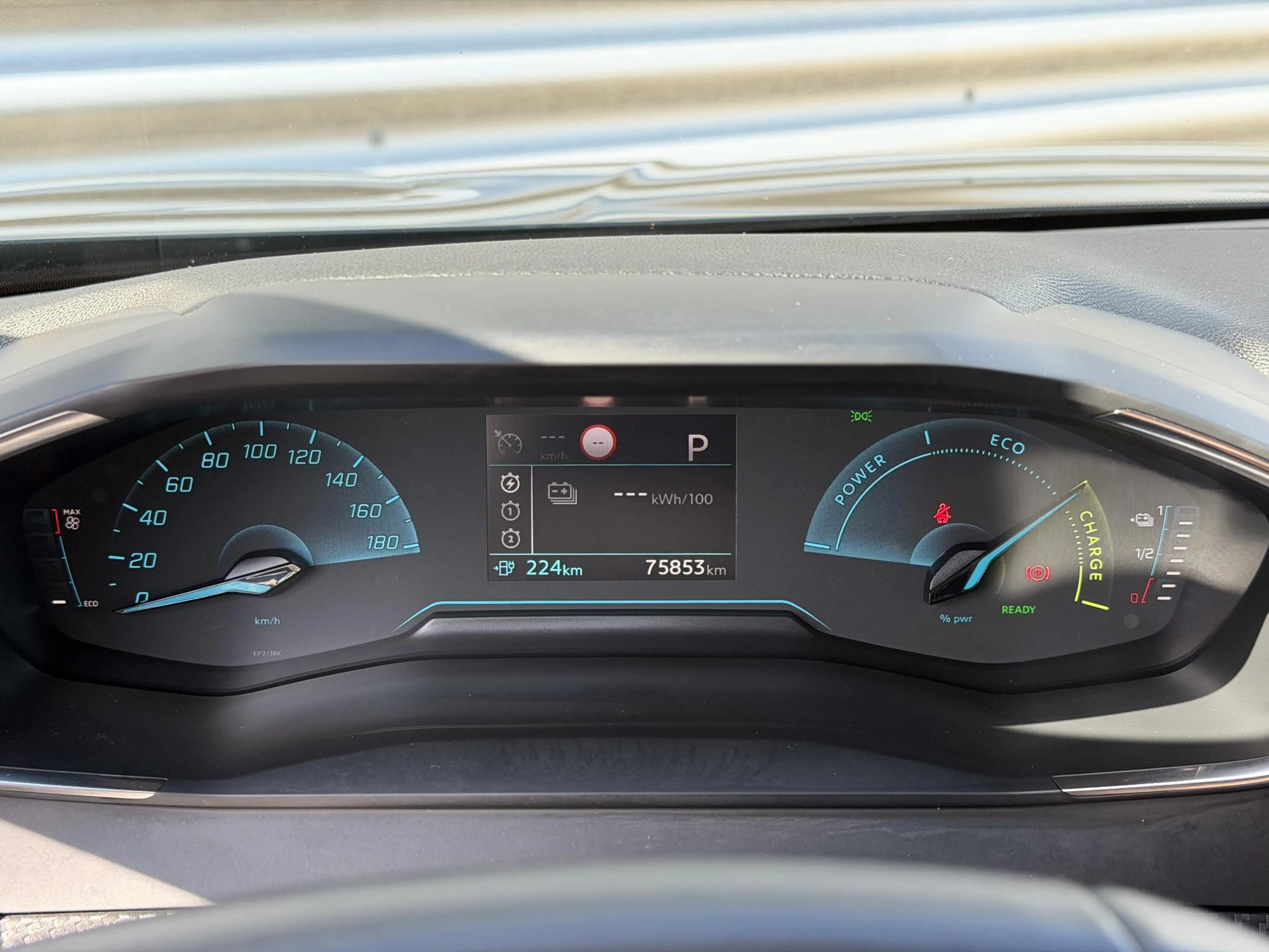 Peugeot e-2008 EV Allure 50 kWh | Cruise Control | Achteruitrijca — photo 14