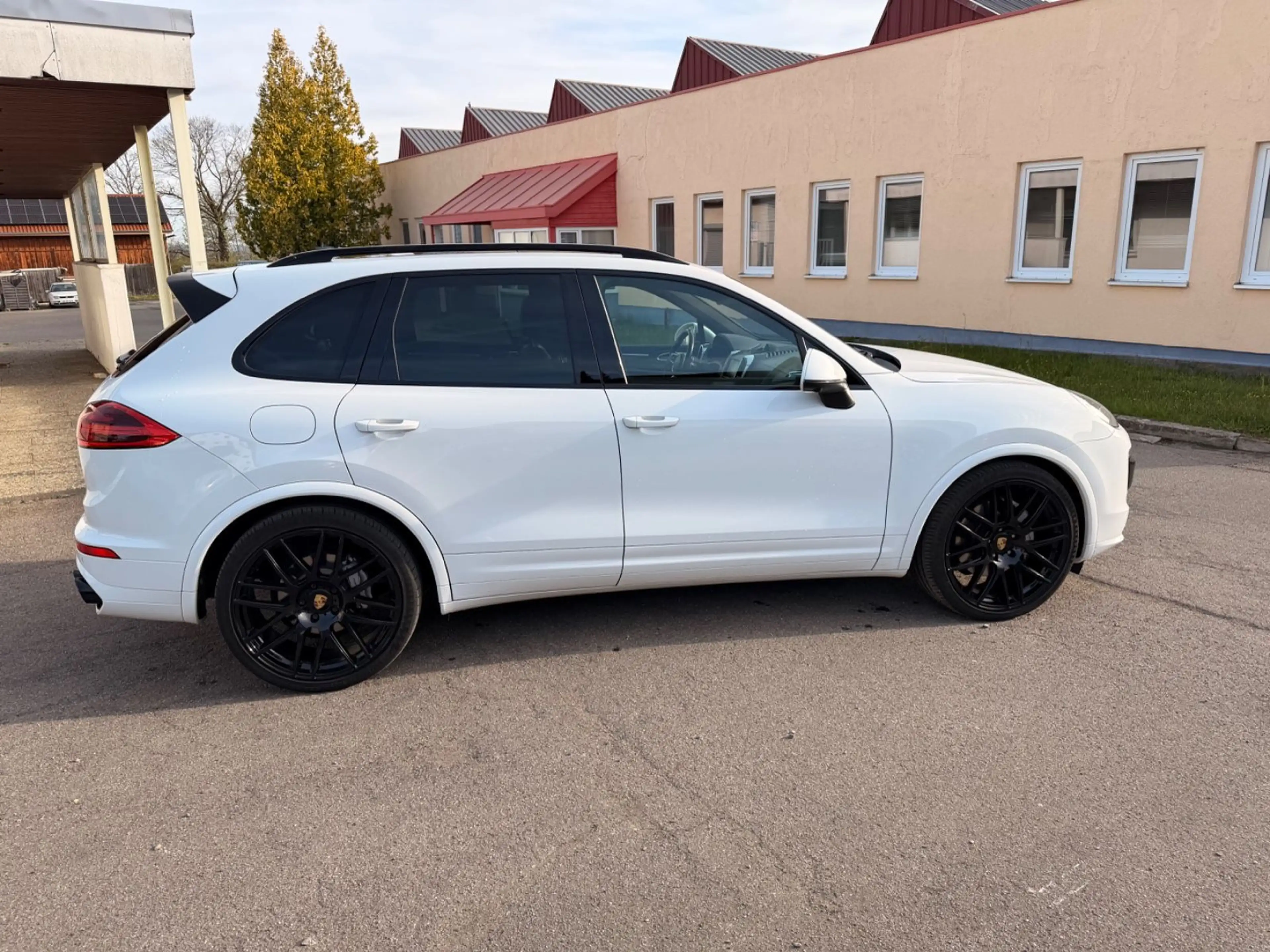Porsche Cayenne S Diesel Black Leder Pano Soft-Close — photo 5