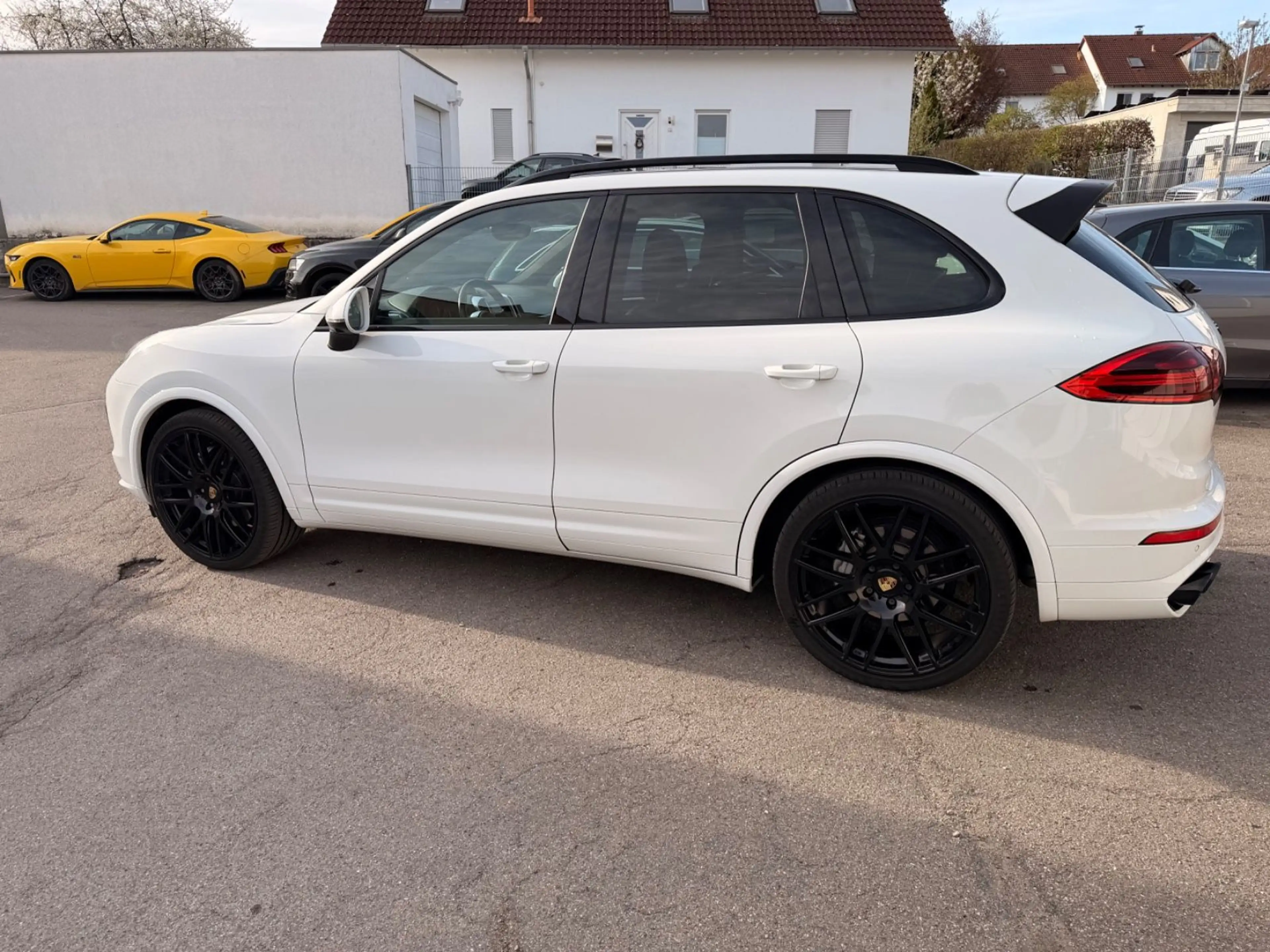 Porsche Cayenne S Diesel Black Leder Pano Soft-Close — photo 11