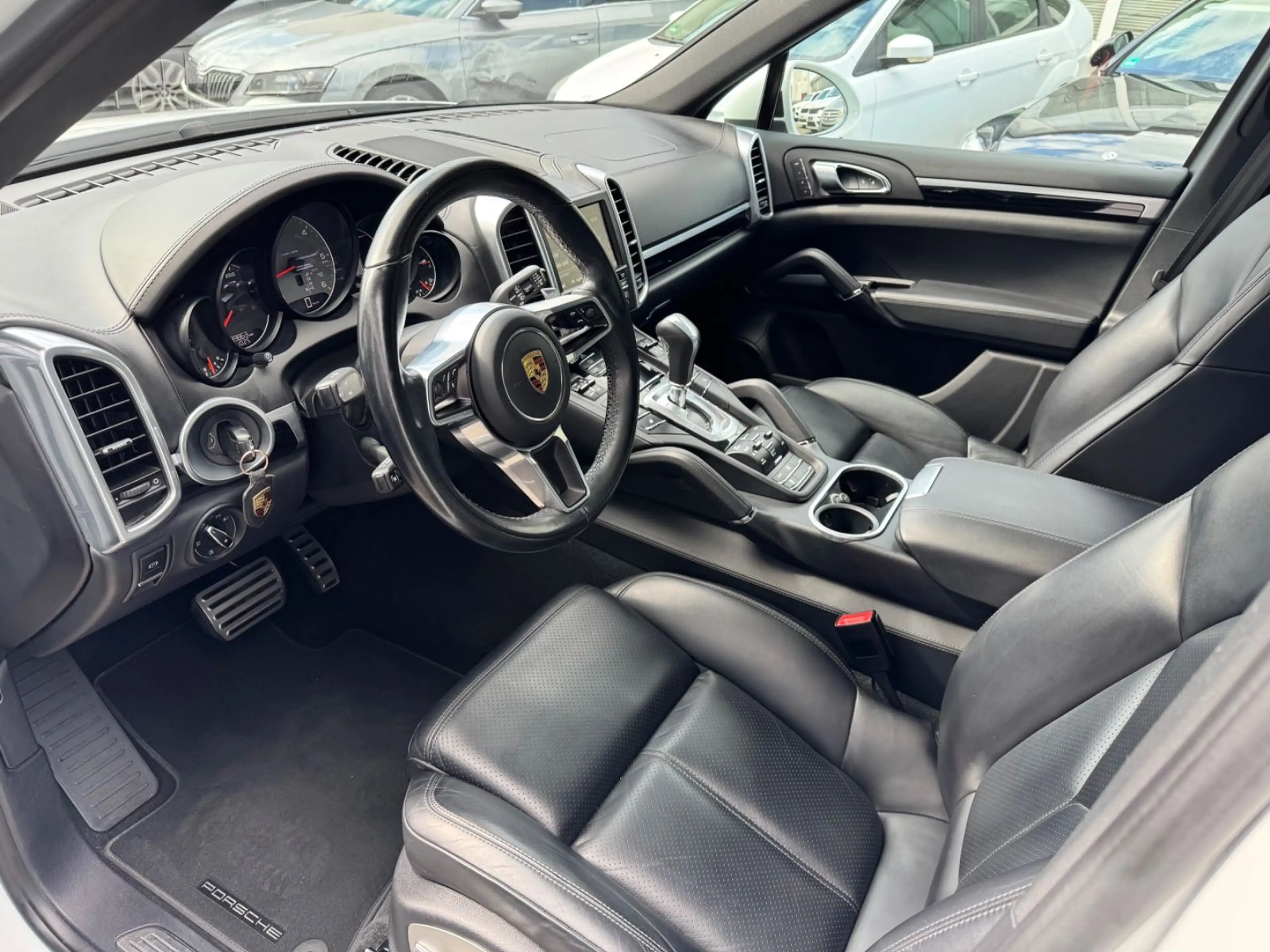 Porsche Cayenne S Diesel Black Leder Pano Soft-Close — photo 15