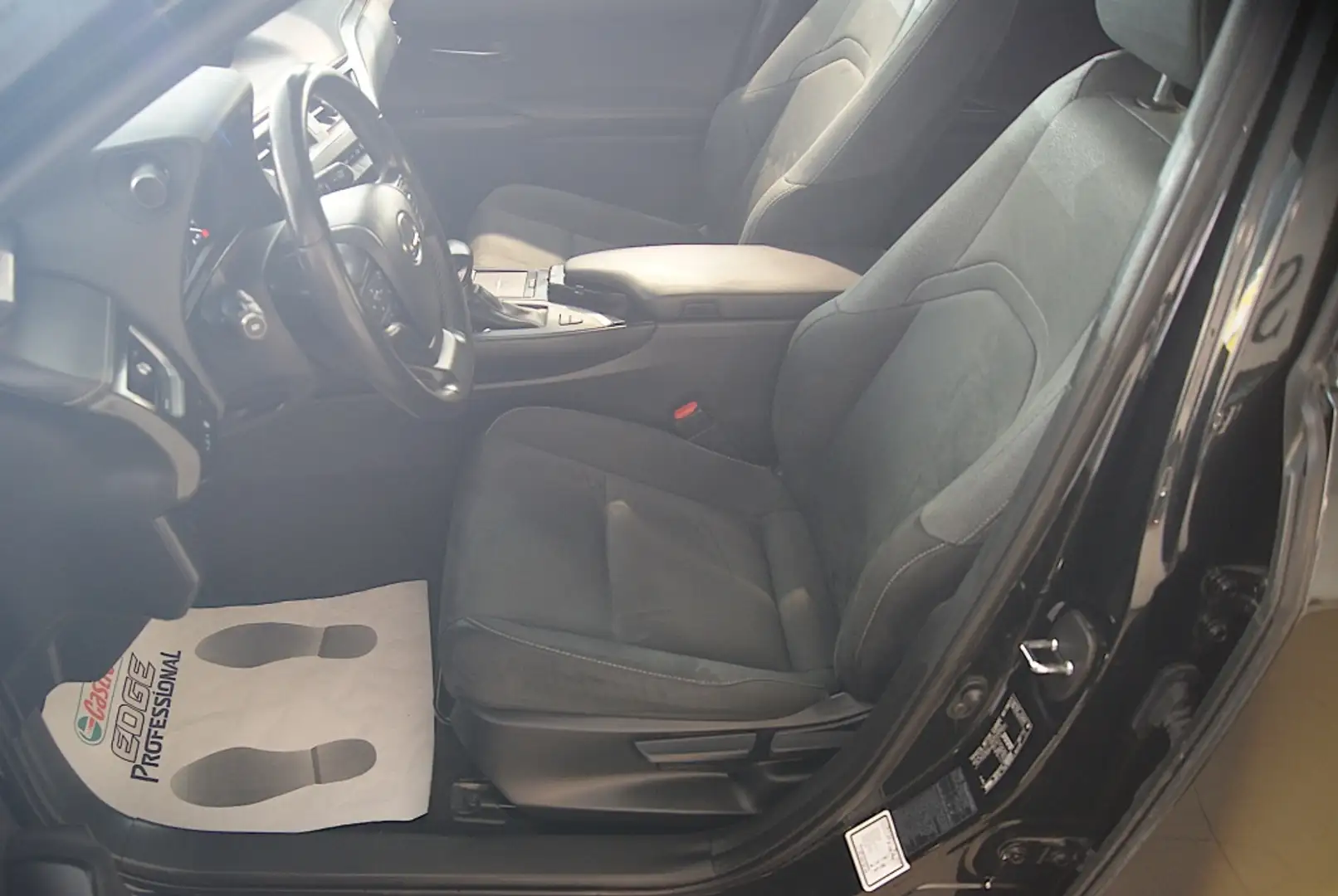 Lexus UX 250h Premium 2WD Negro - 2