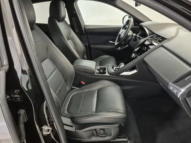 Jaguar E-Pace view 3