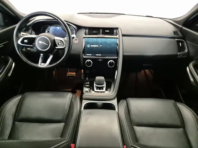 Jaguar E-Pace view 4
