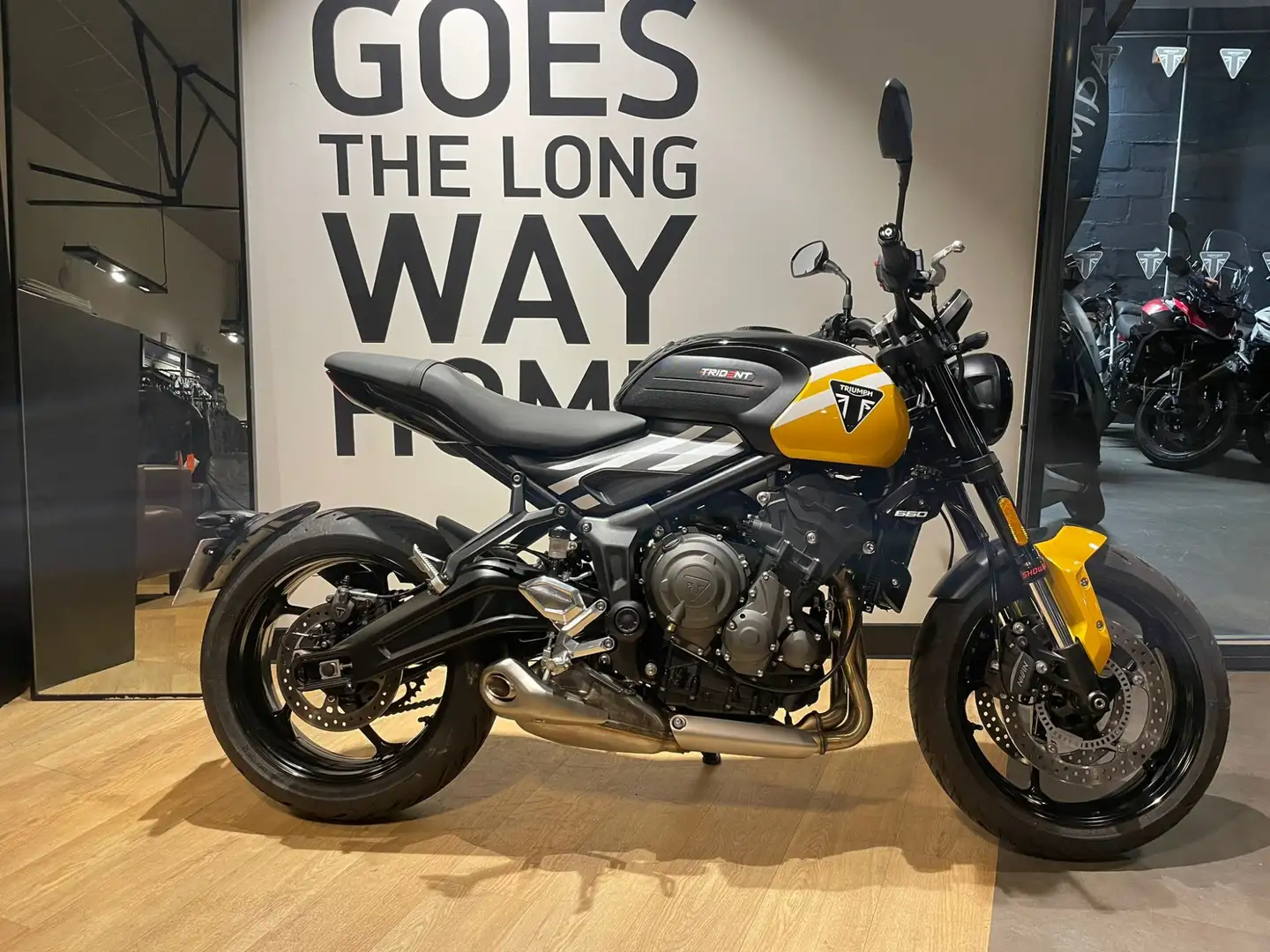 Triumph Trident 660 Jaune - 2