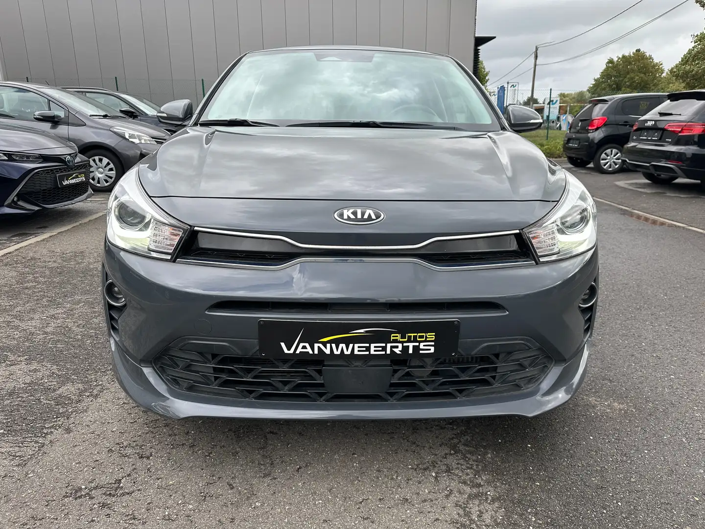 Kia Rio 1.0 T-GDI 100 Spirit, CARPLAY / CAMERA / CRUISE Gris - 2