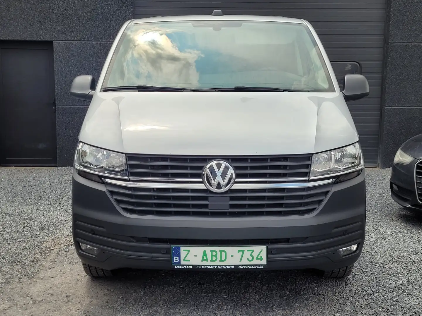 Volkswagen T6.1 Transporter 2.0 TDi SCR BMT DSG carplay/navi/trekhaak/sortimo! Zilver - 2
