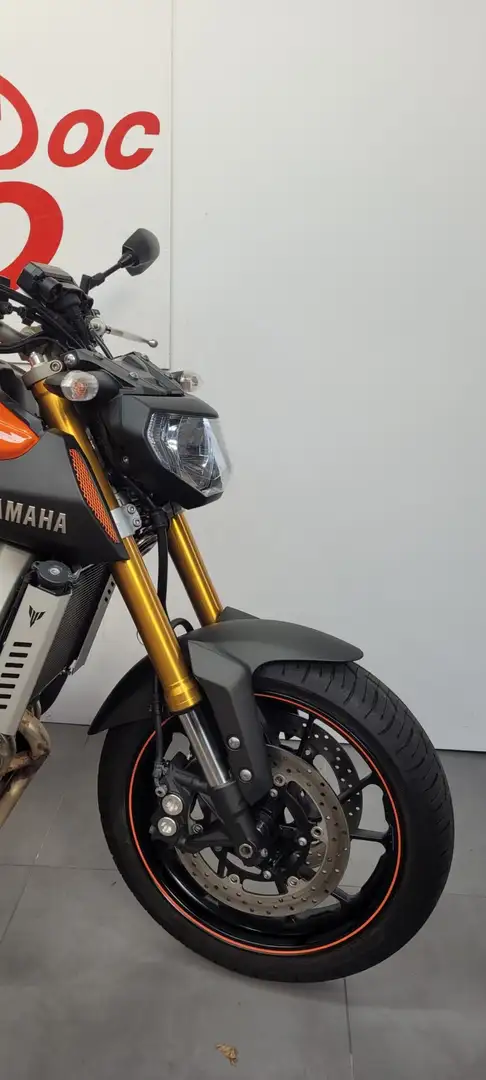 Yamaha MT-09 VENDU Orange - 2