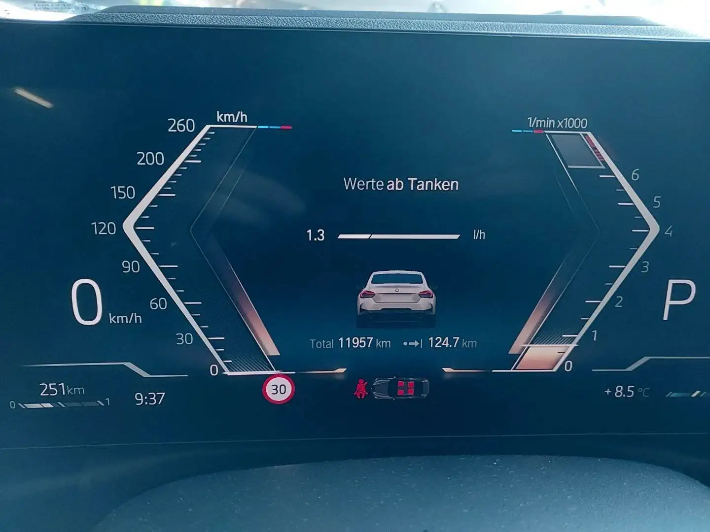 BMW 218 218i Coupe MSport PRO auto Wit - 2