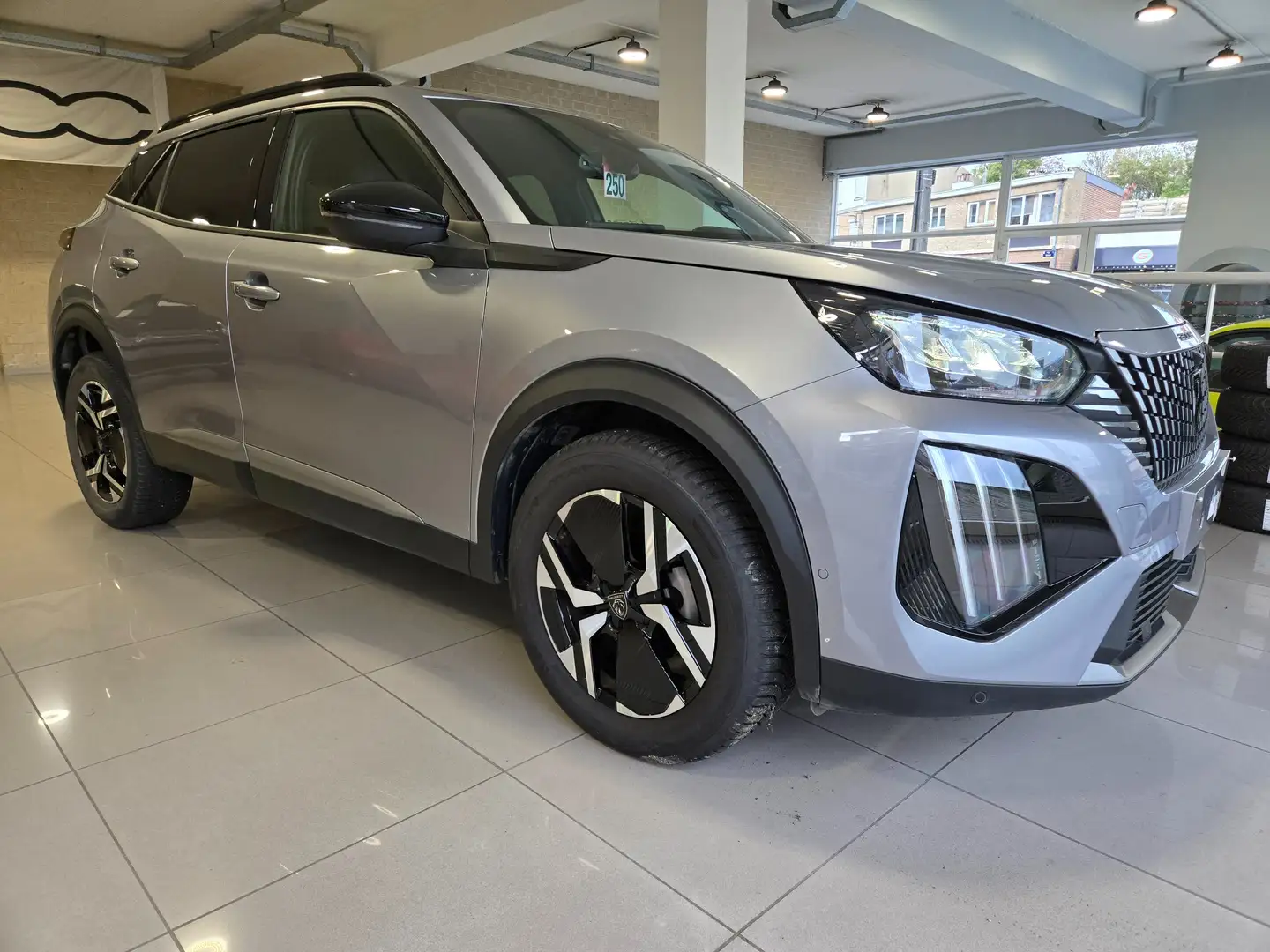 Peugeot 2008 2008 1.2 100 CH FINITION ALLURE Gris - 1