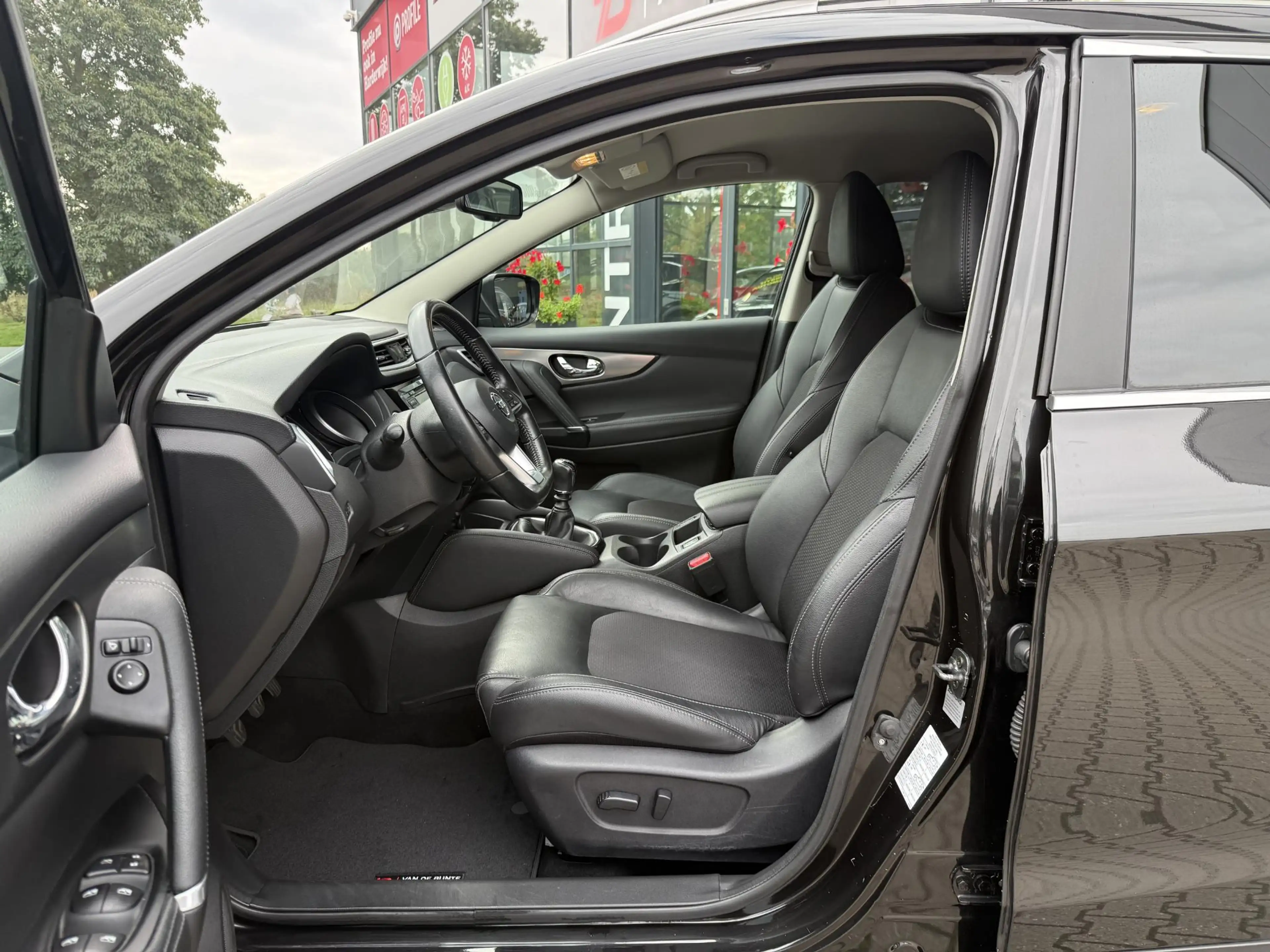Nissan Qashqai 1.3 DIG-T Tekna *Trekhaak & Stoelverwarming* — photo 9