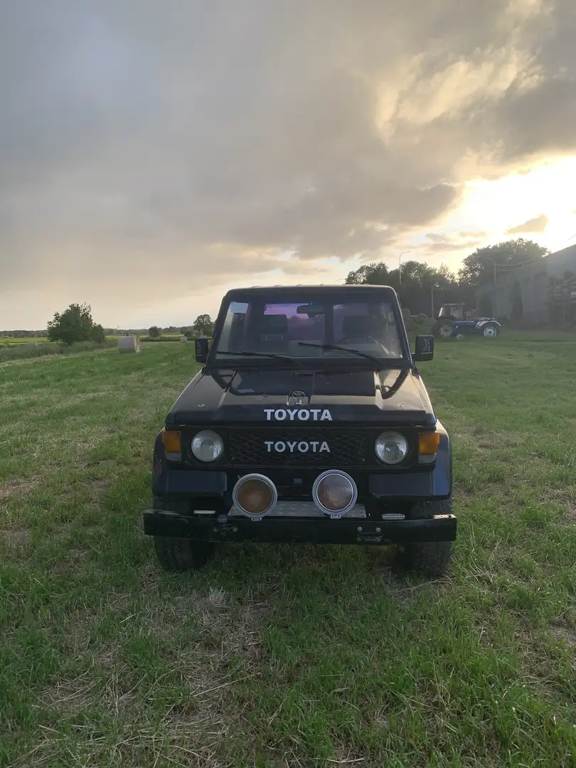 Toyota Land Cruiser 4x4 Zwart - 1