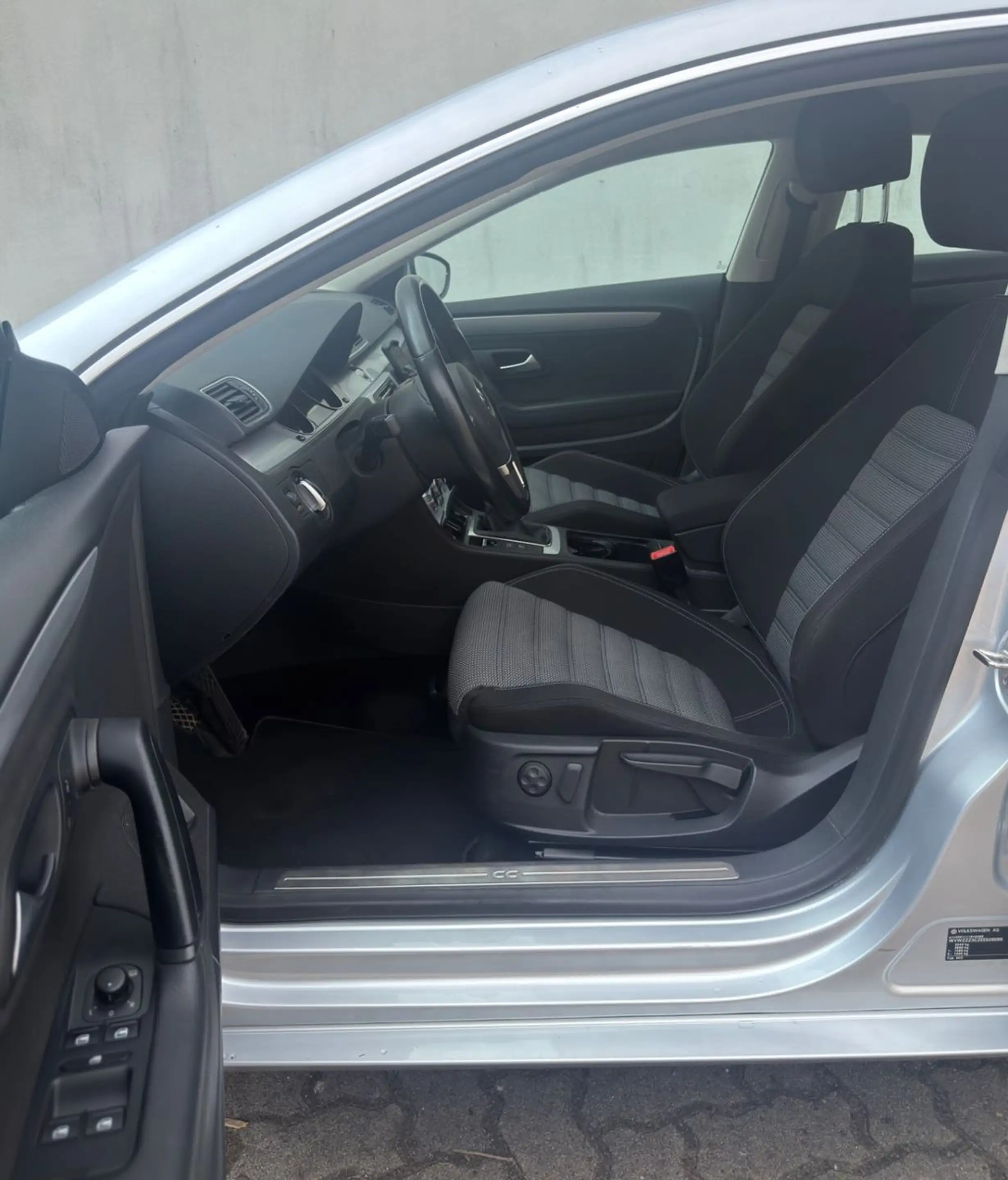 Volkswagen CC 1,4 BMT Klima GPS-Navi eFH AHK ALU XENON — photo 4
