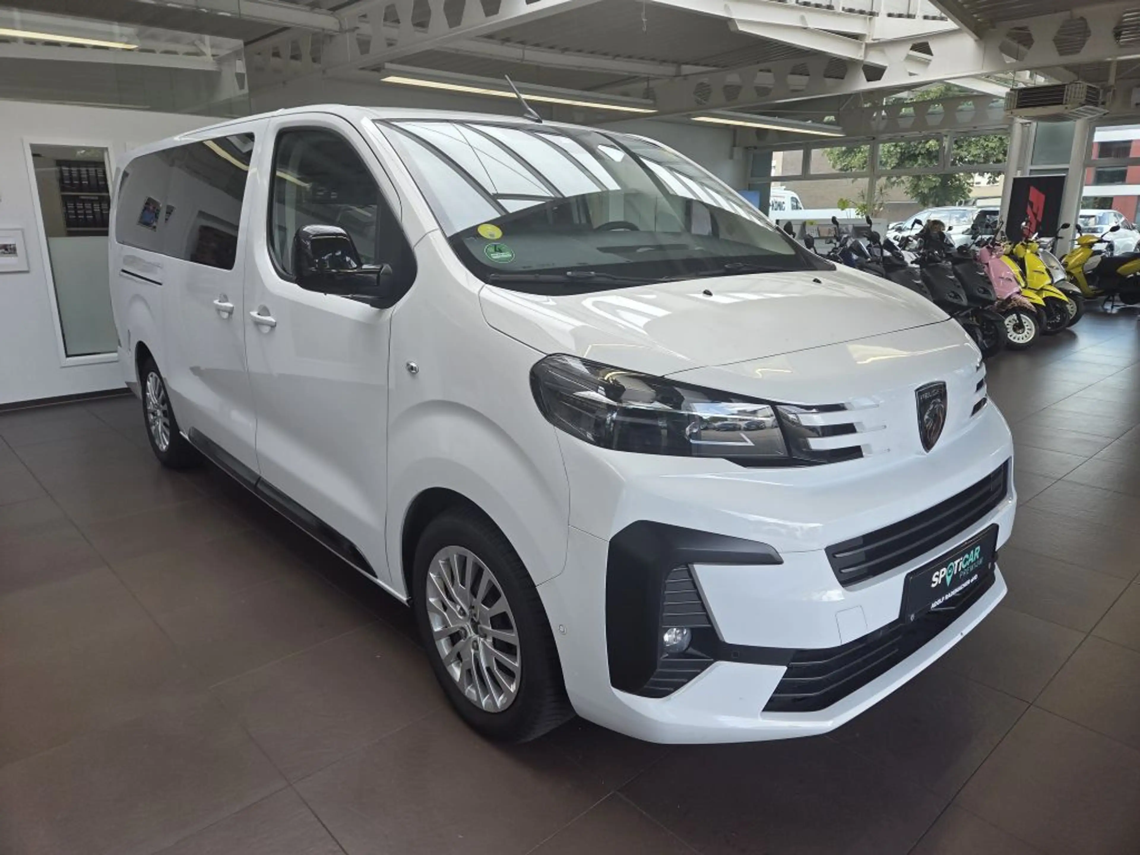Peugeot Traveller L3 2.0 BlueHDi 180 EAT8 Active