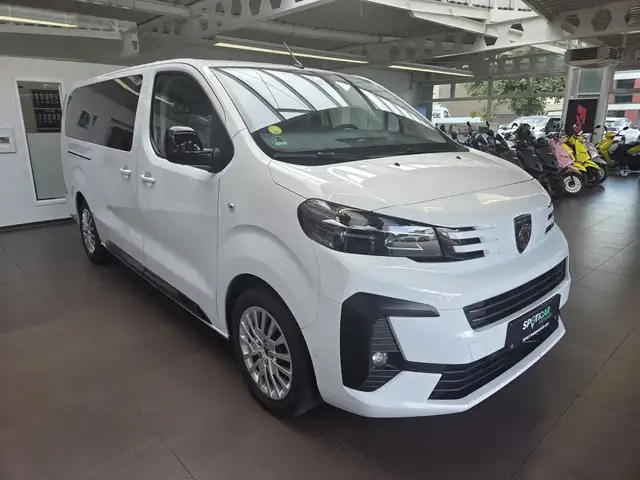 Peugeot Traveller