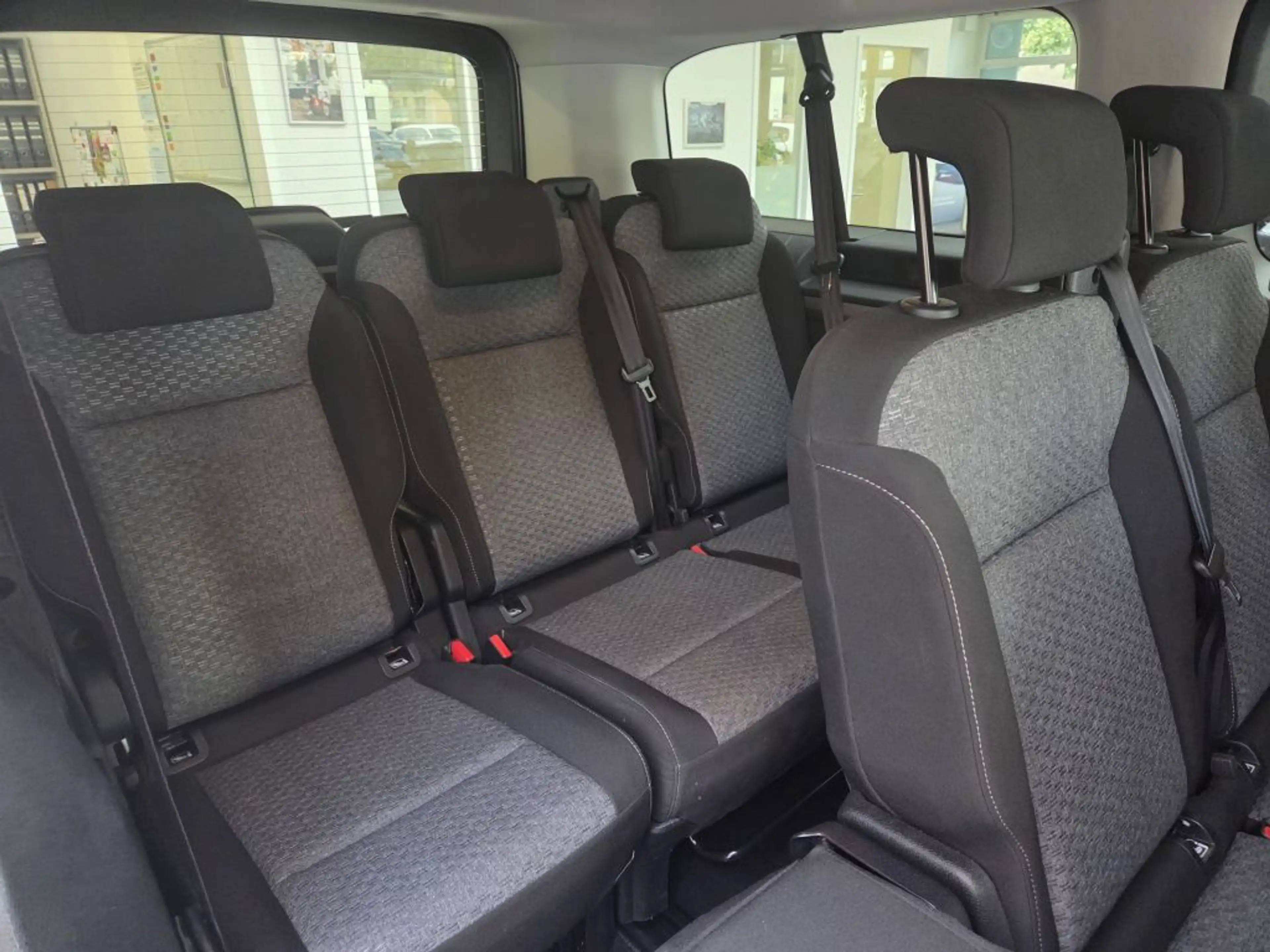 Peugeot Traveller L3 2.0 BlueHDi 180 EAT8 Active — photo 13