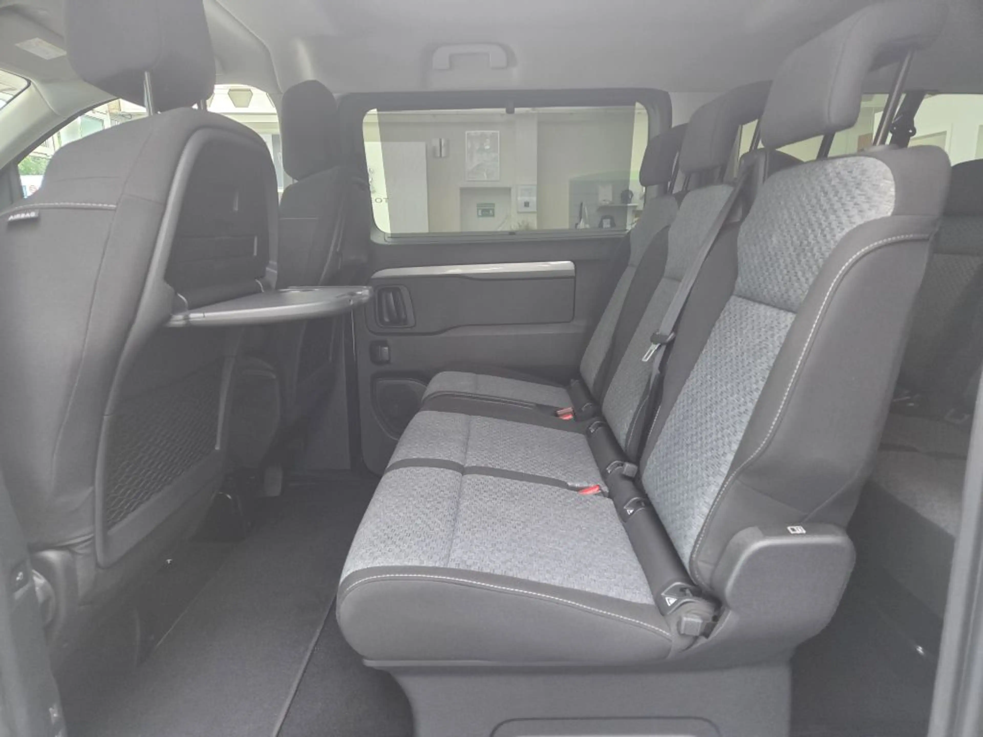 Peugeot Traveller L3 2.0 BlueHDi 180 EAT8 Active — photo 12