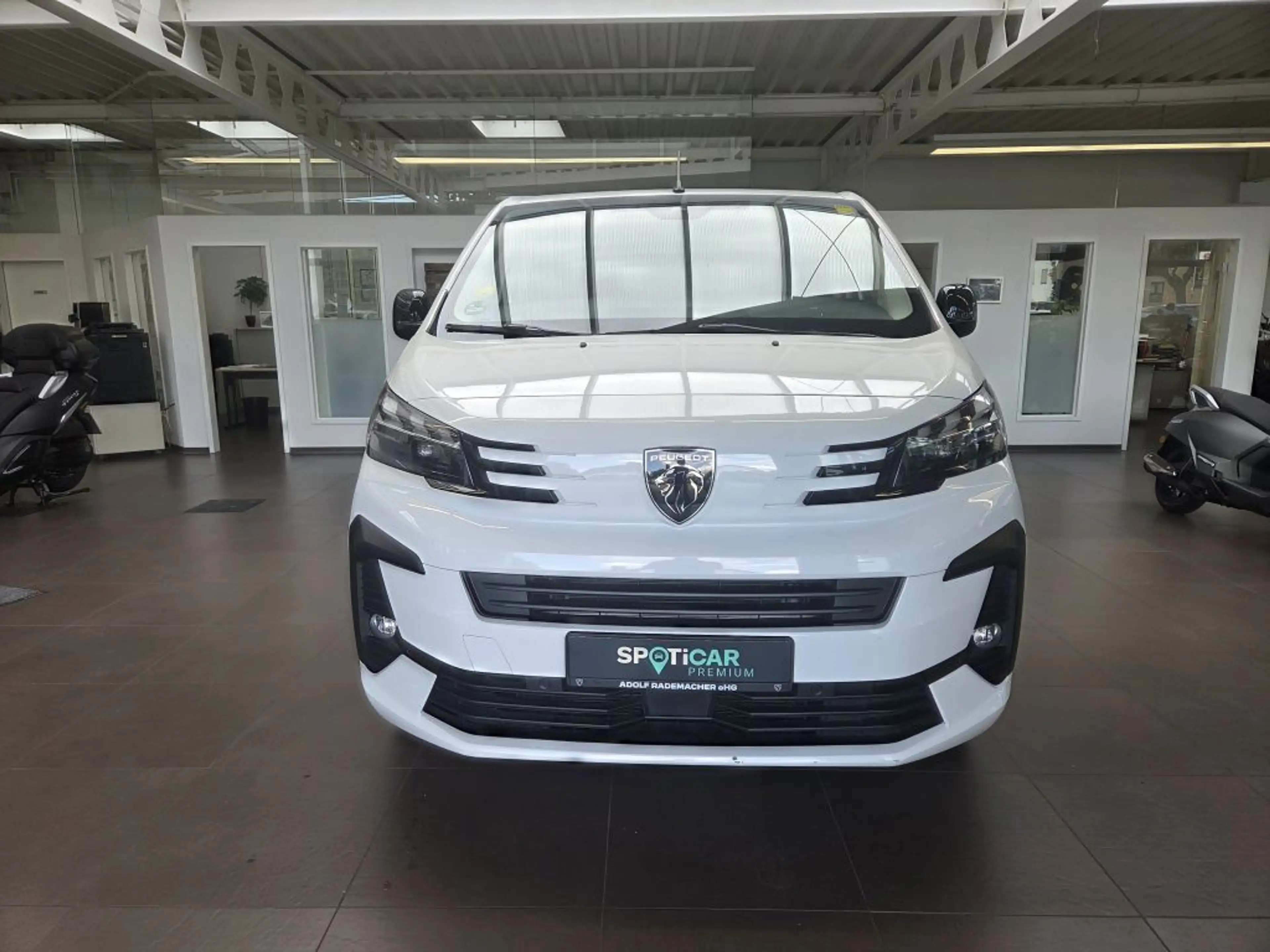 Peugeot Traveller L3 2.0 BlueHDi 180 EAT8 Active — photo 14