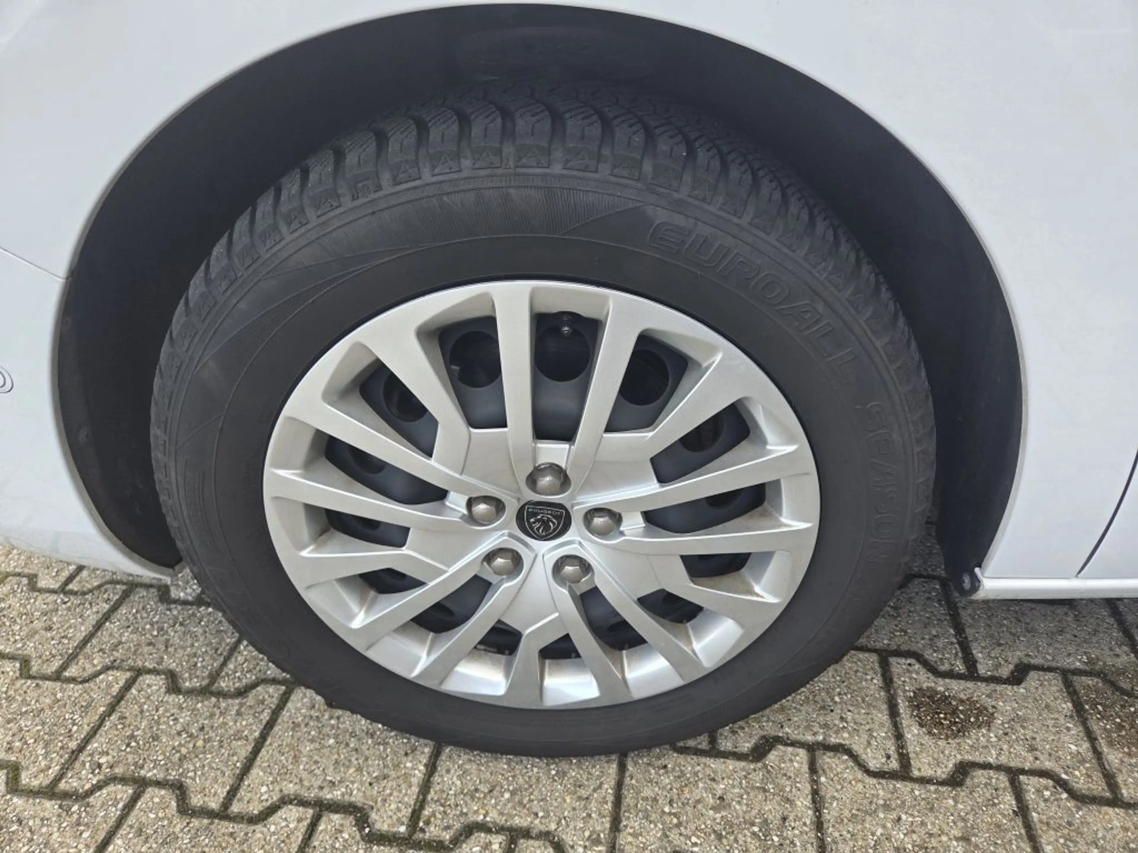 Peugeot Traveller L3 2.0 BlueHDi 180 EAT8 Active — photo 9