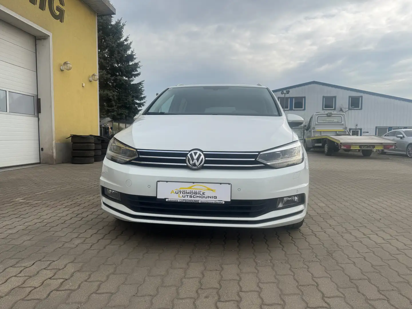 Volkswagen Touran 2.0 TDI Higline 150 PS Weiß - 1