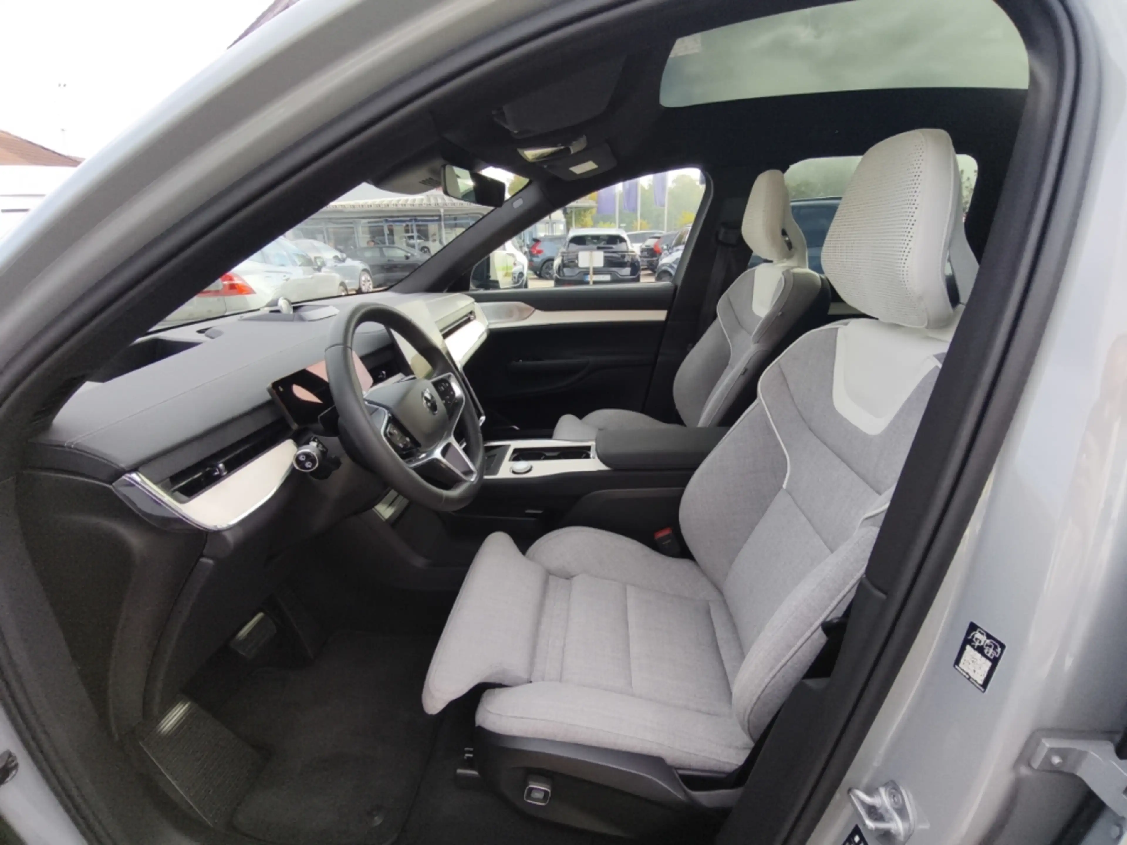 Volvo EX90 Ultra Performance Pure Electric AWD Twin 7-Sitzer — photo 10
