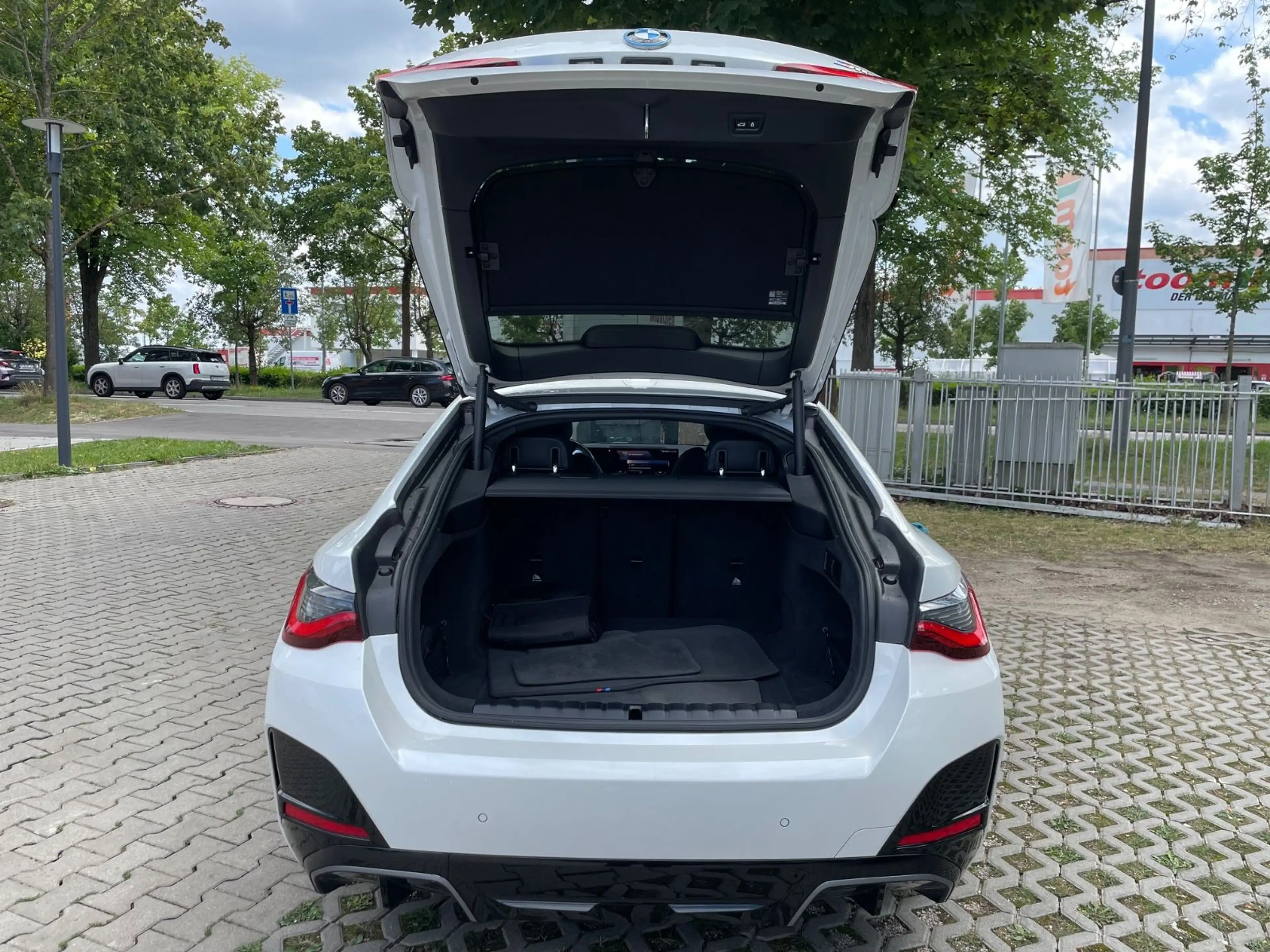 BMW i4 Gran Coupe M50*Glass-Dach*el-Sitze*Kardon*ACC — photo 4