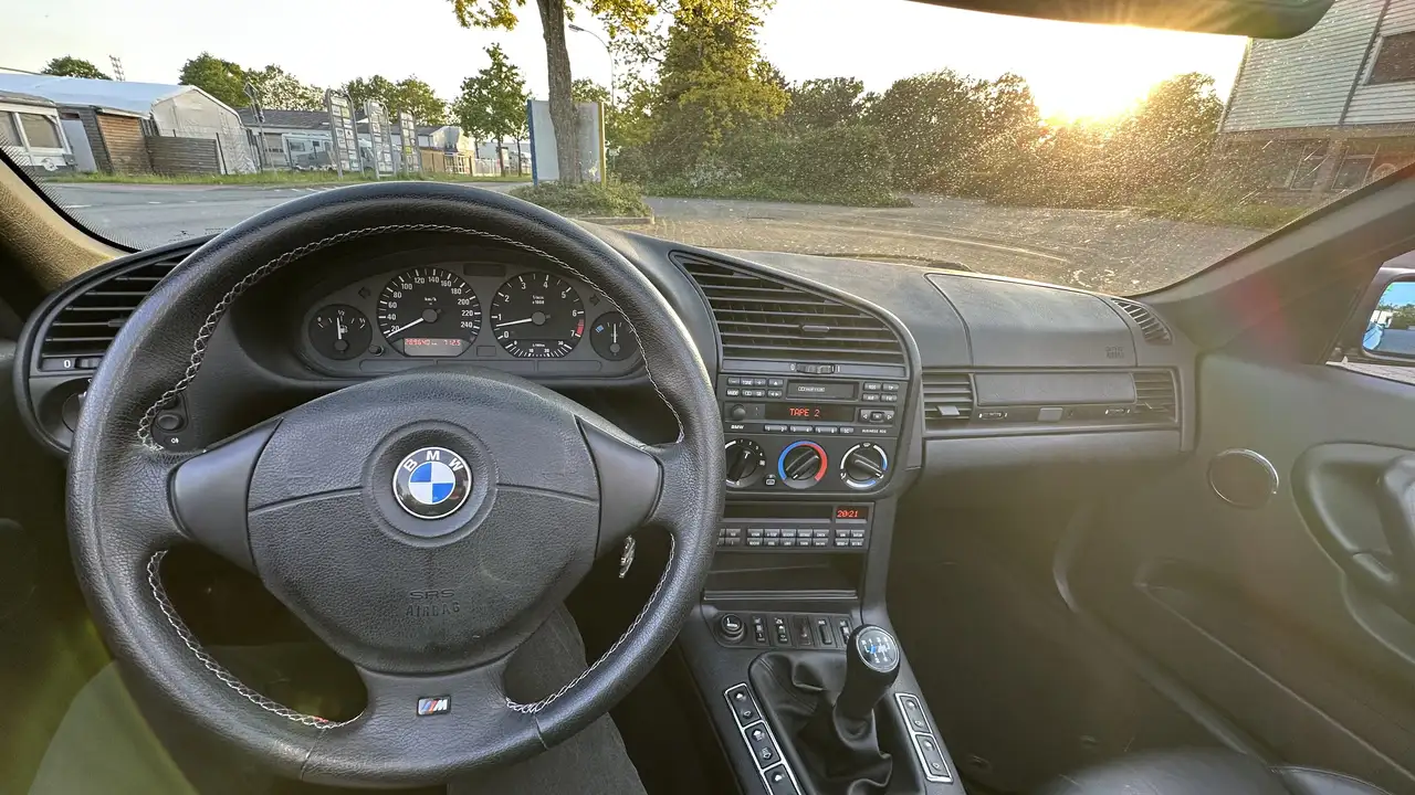 BMW 320i, foto 10